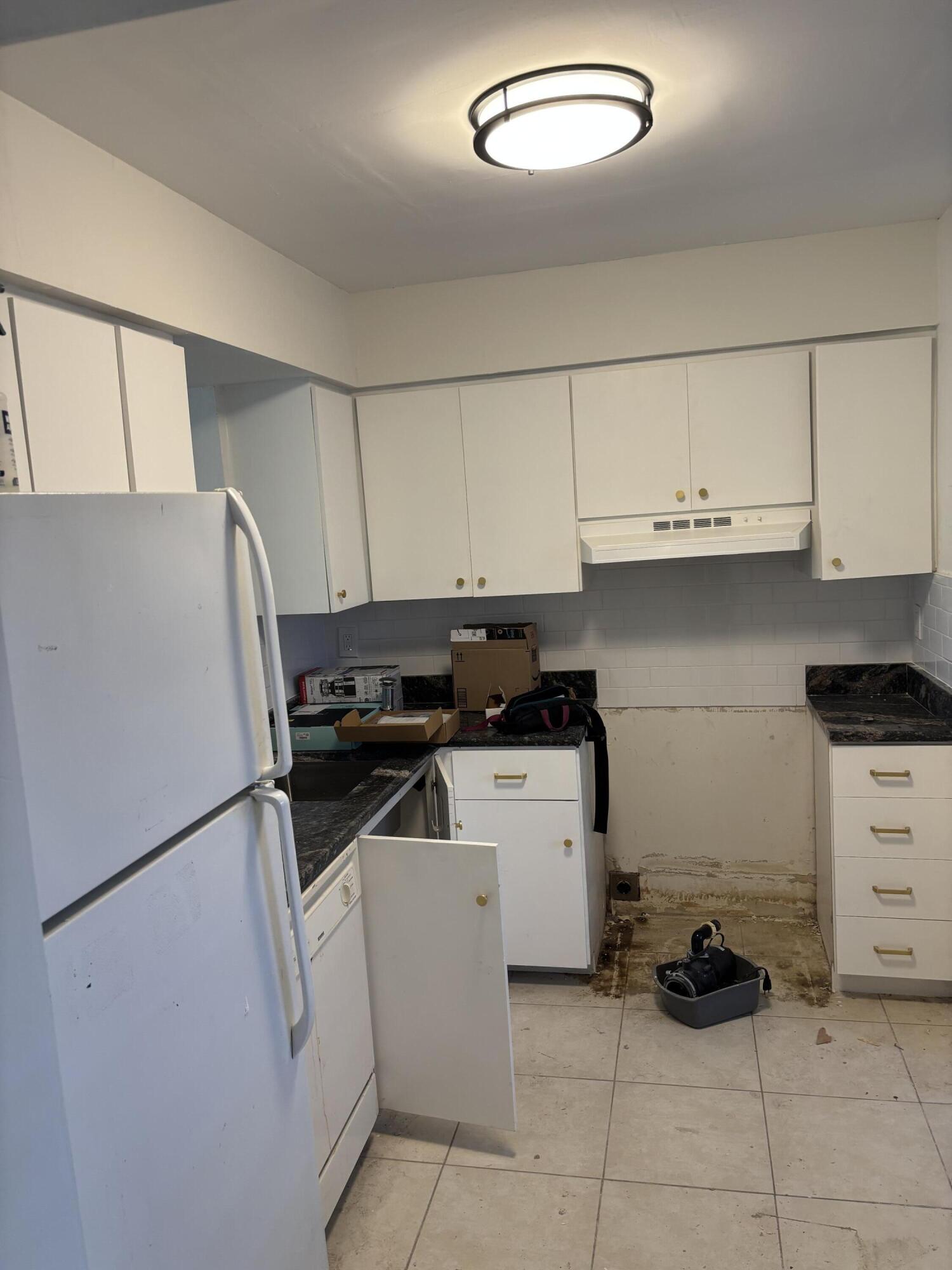 7230 Lake Cir #205, Margate FL 33063
