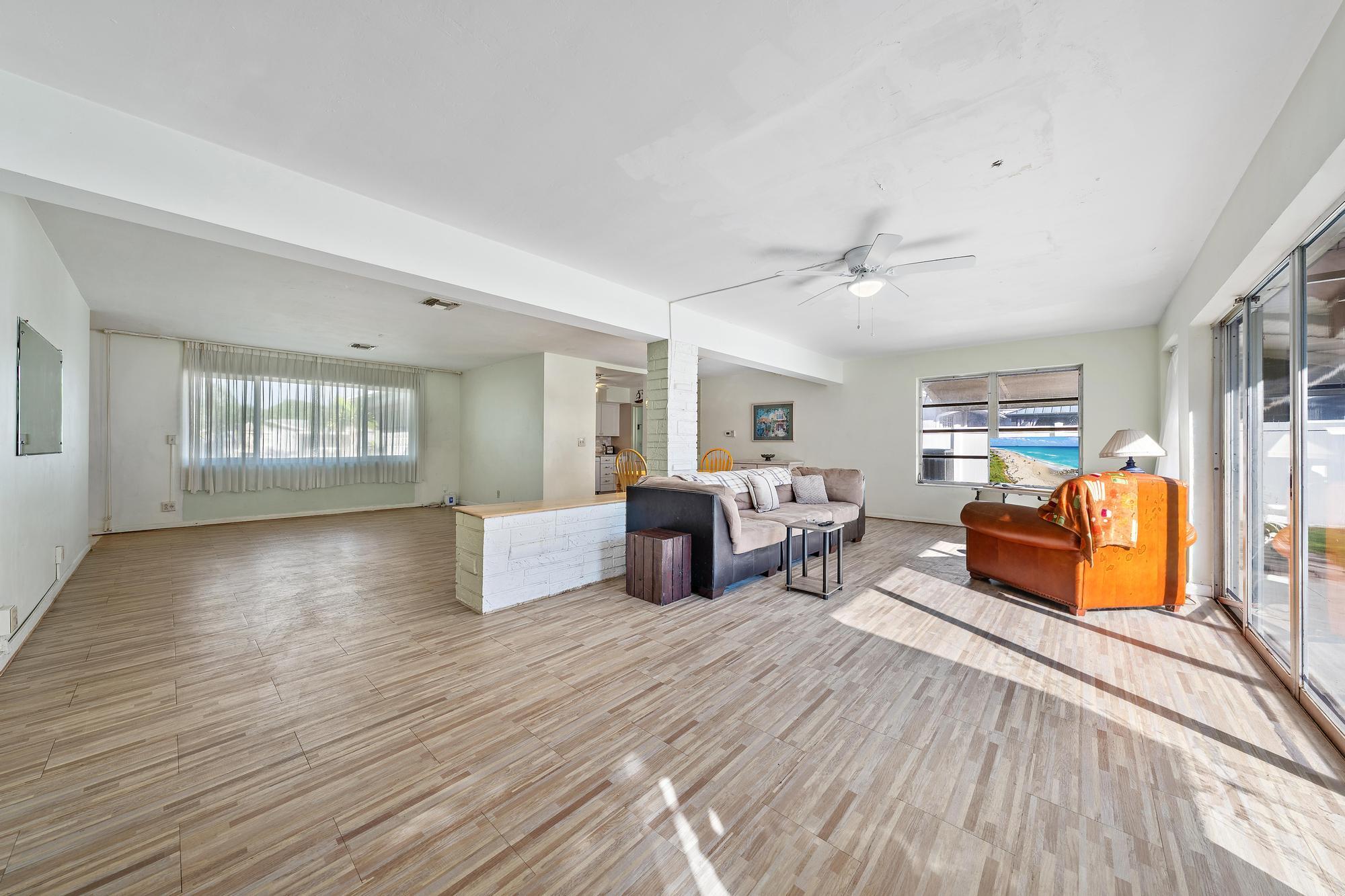 216 TAM O SHANTER, Palm Springs FL 33461