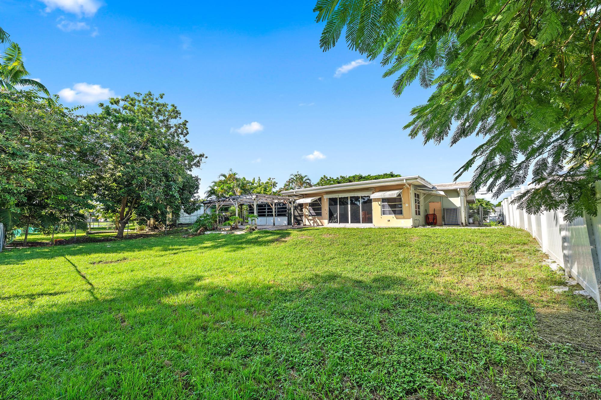 216 TAM O SHANTER, Palm Springs FL 33461