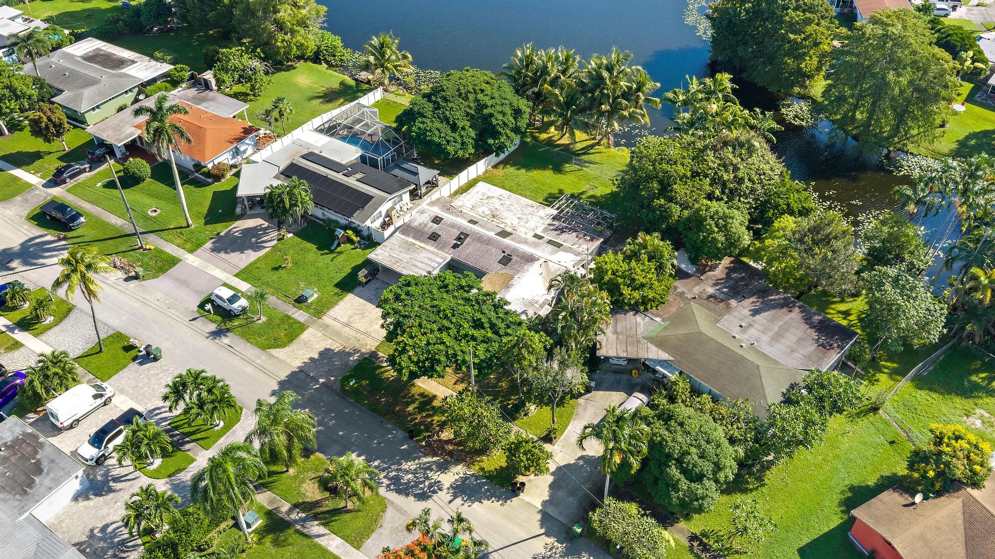 216 TAM O SHANTER, Palm Springs FL 33461