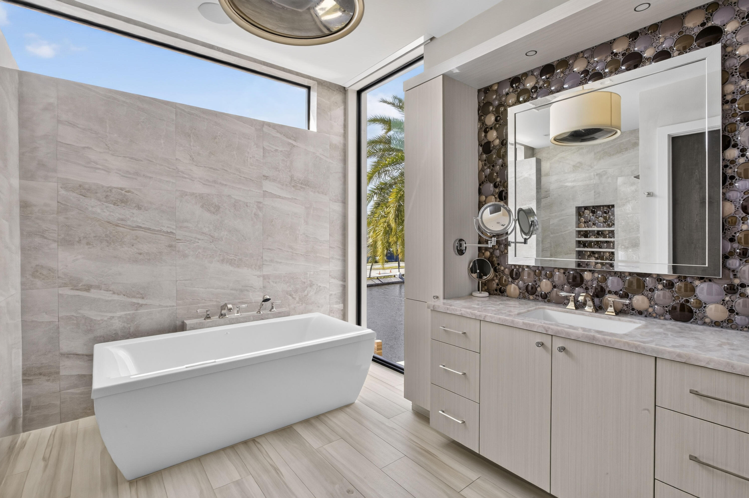 1 ROYAL PALM, Fort Lauderdale FL 33301