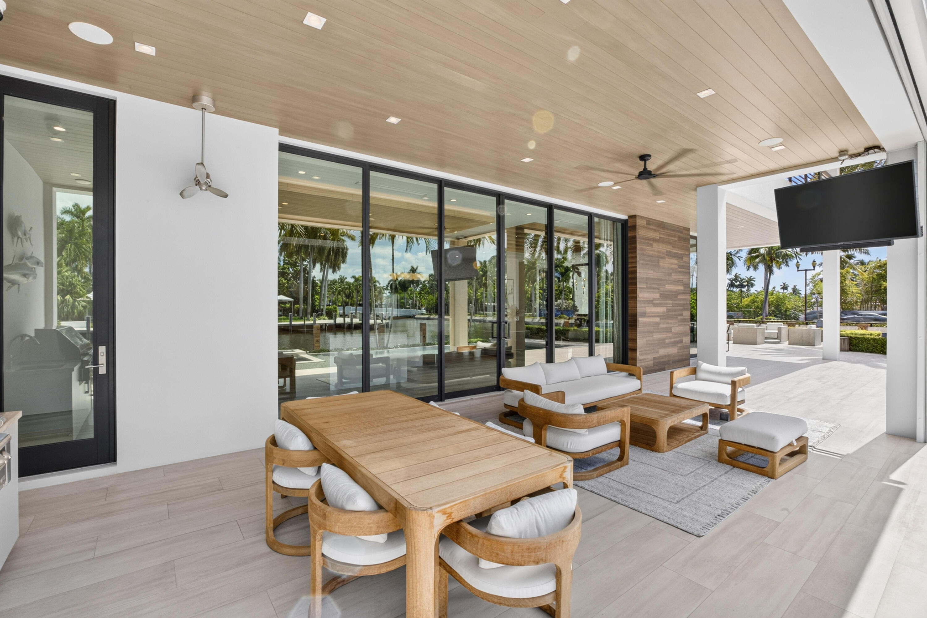 1 ROYAL PALM, Fort Lauderdale FL 33301