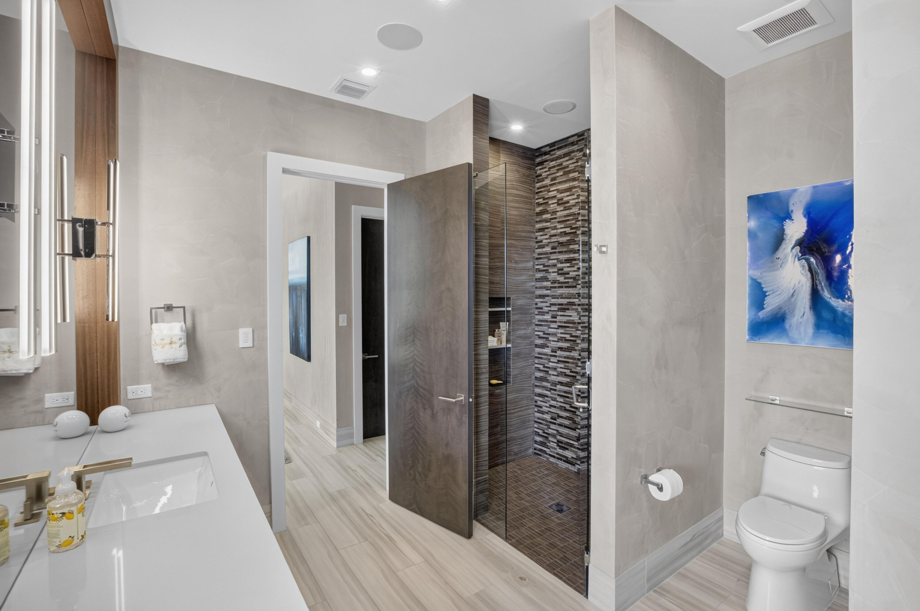 1 ROYAL PALM, Fort Lauderdale FL 33301