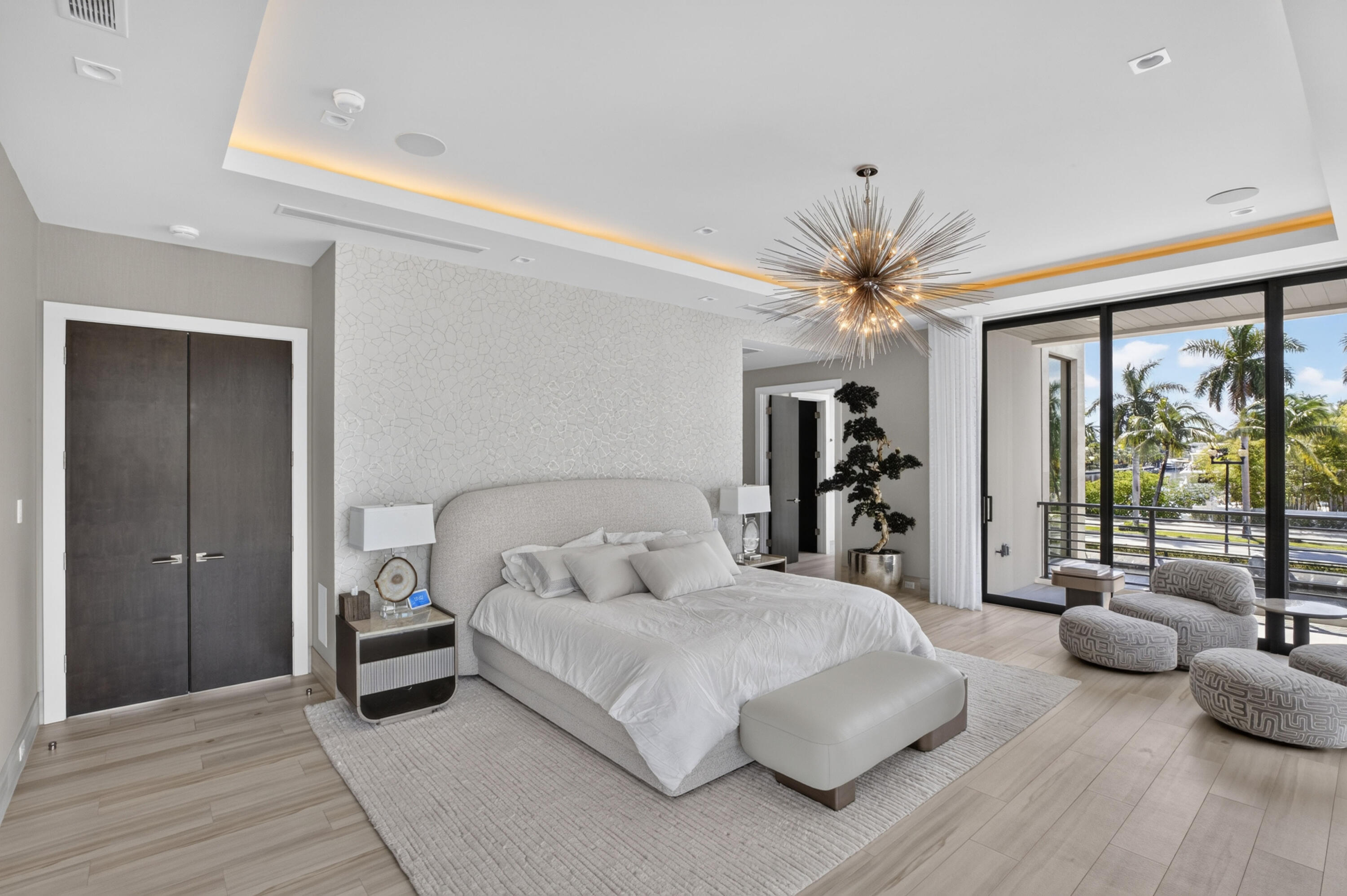 1 ROYAL PALM, Fort Lauderdale FL 33301