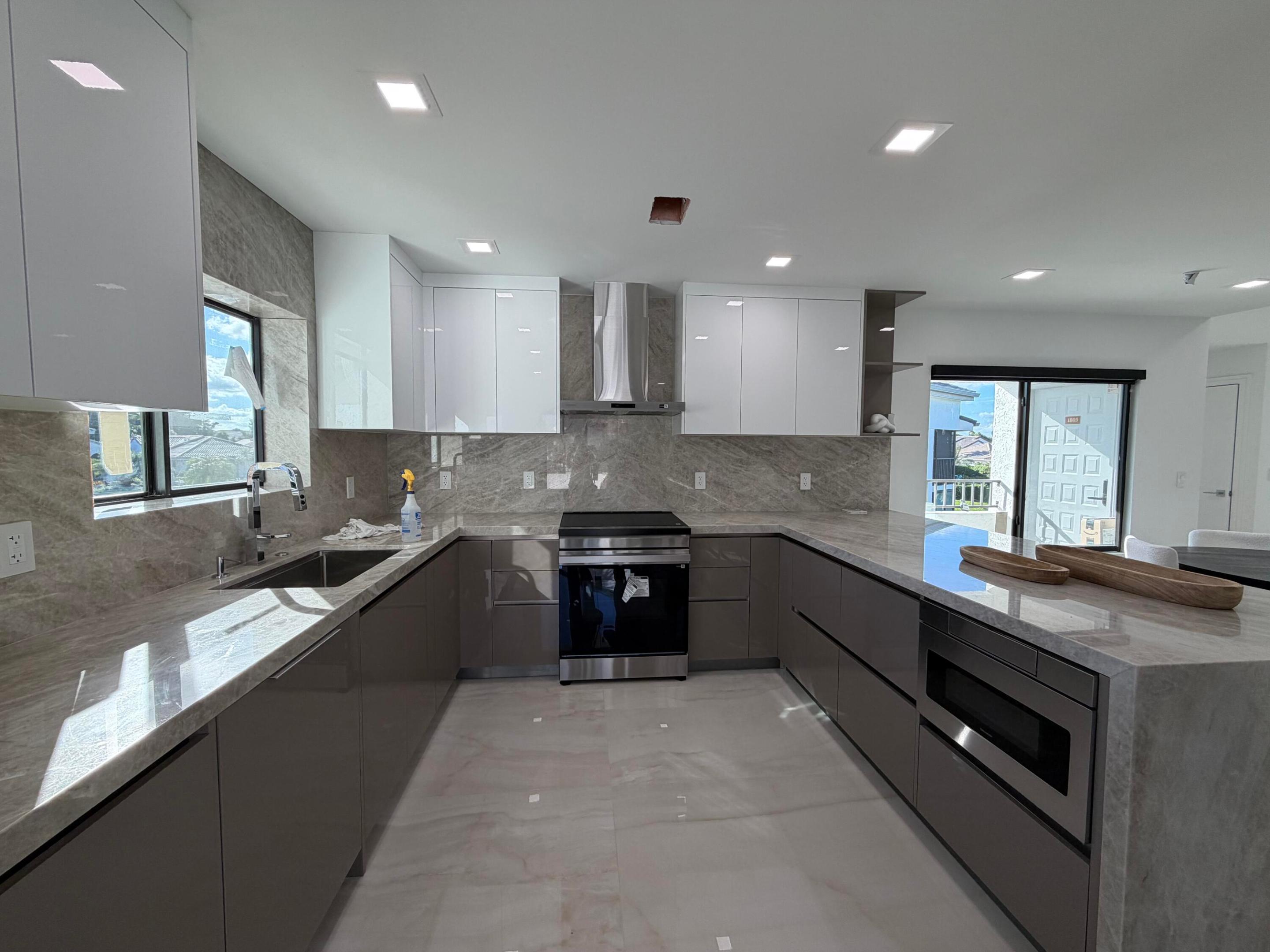 7689 Glendevon #1805, Delray Beach FL 33446