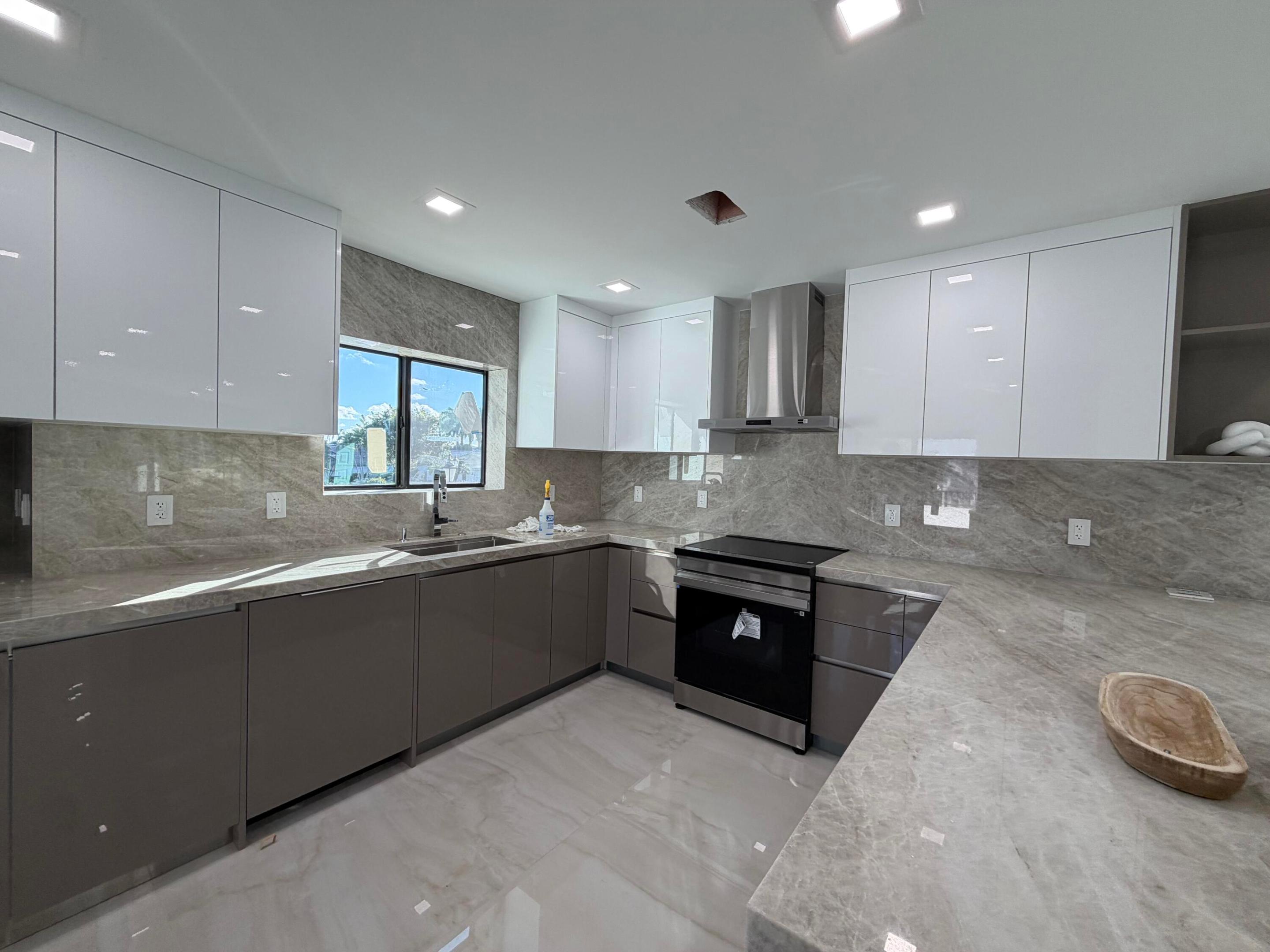 7689 Glendevon #1805, Delray Beach FL 33446