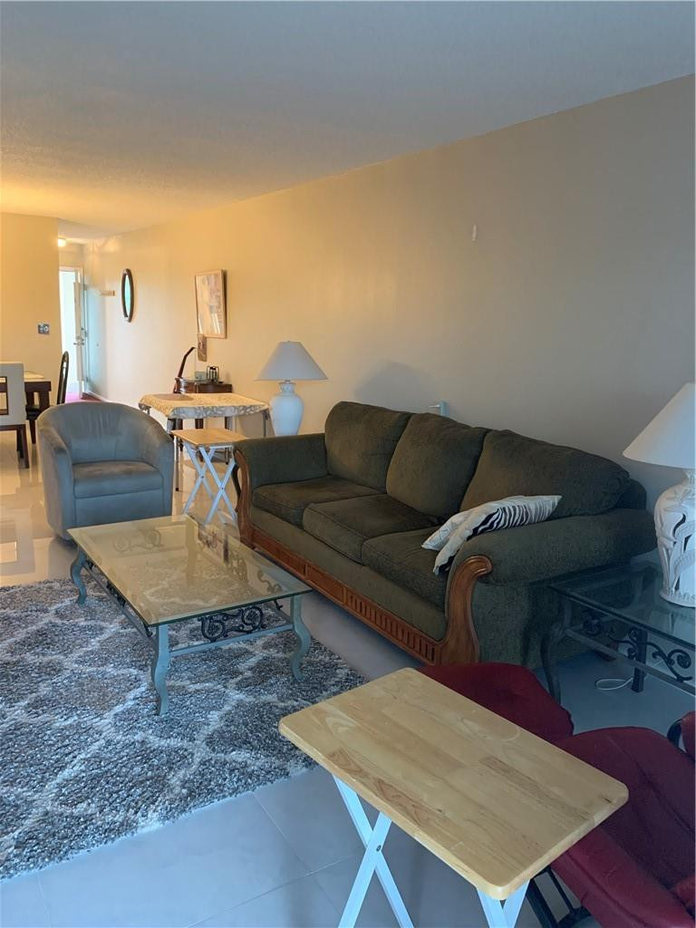 2305 LUCAYA #L4, Coconut Creek FL 33066