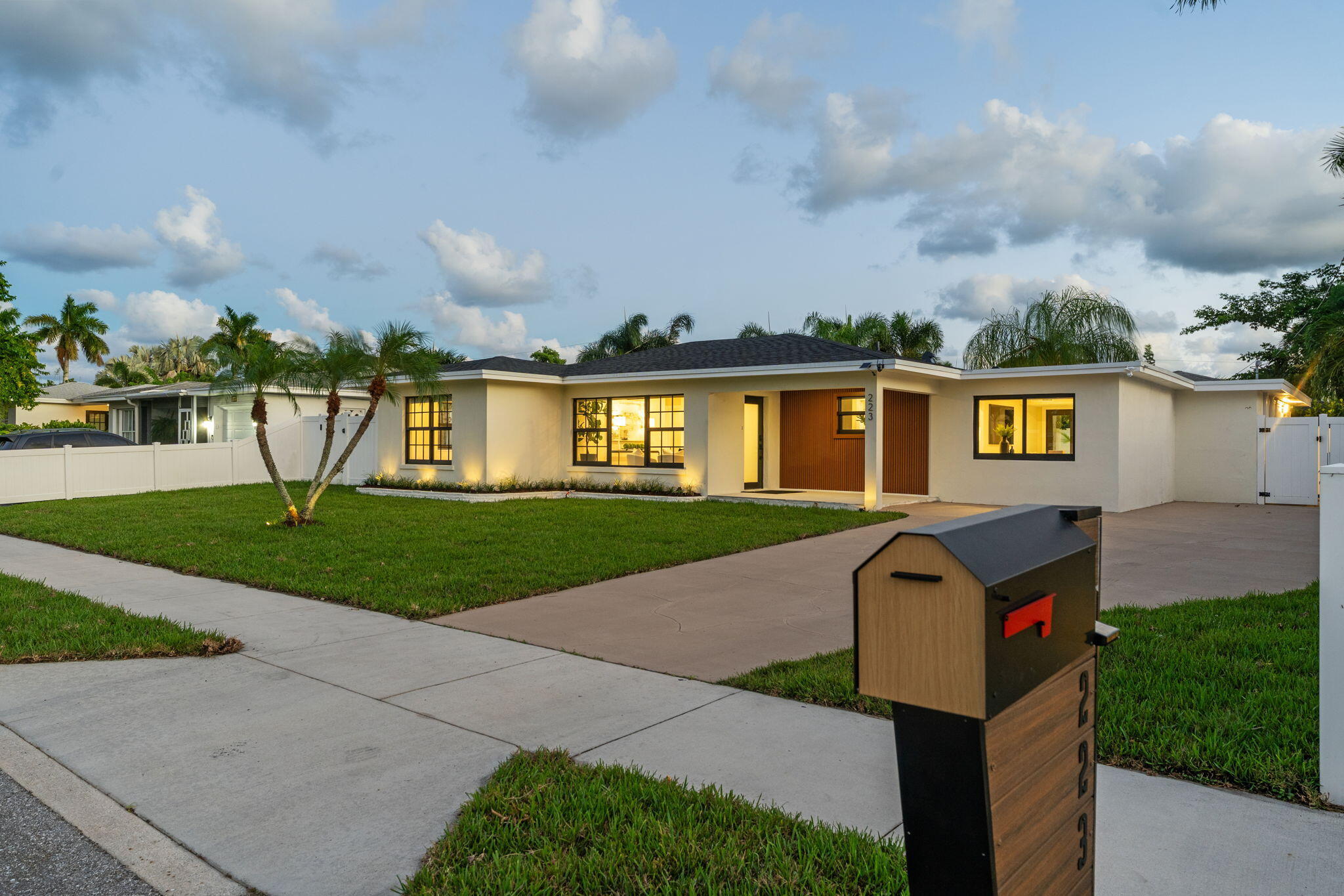 223 Vanderbilt, Lake Worth FL 33460