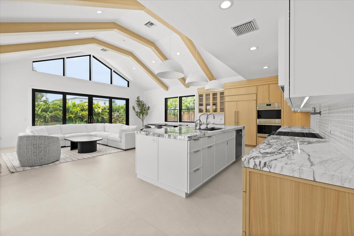 8 LEEWARD, Tequesta FL 33469