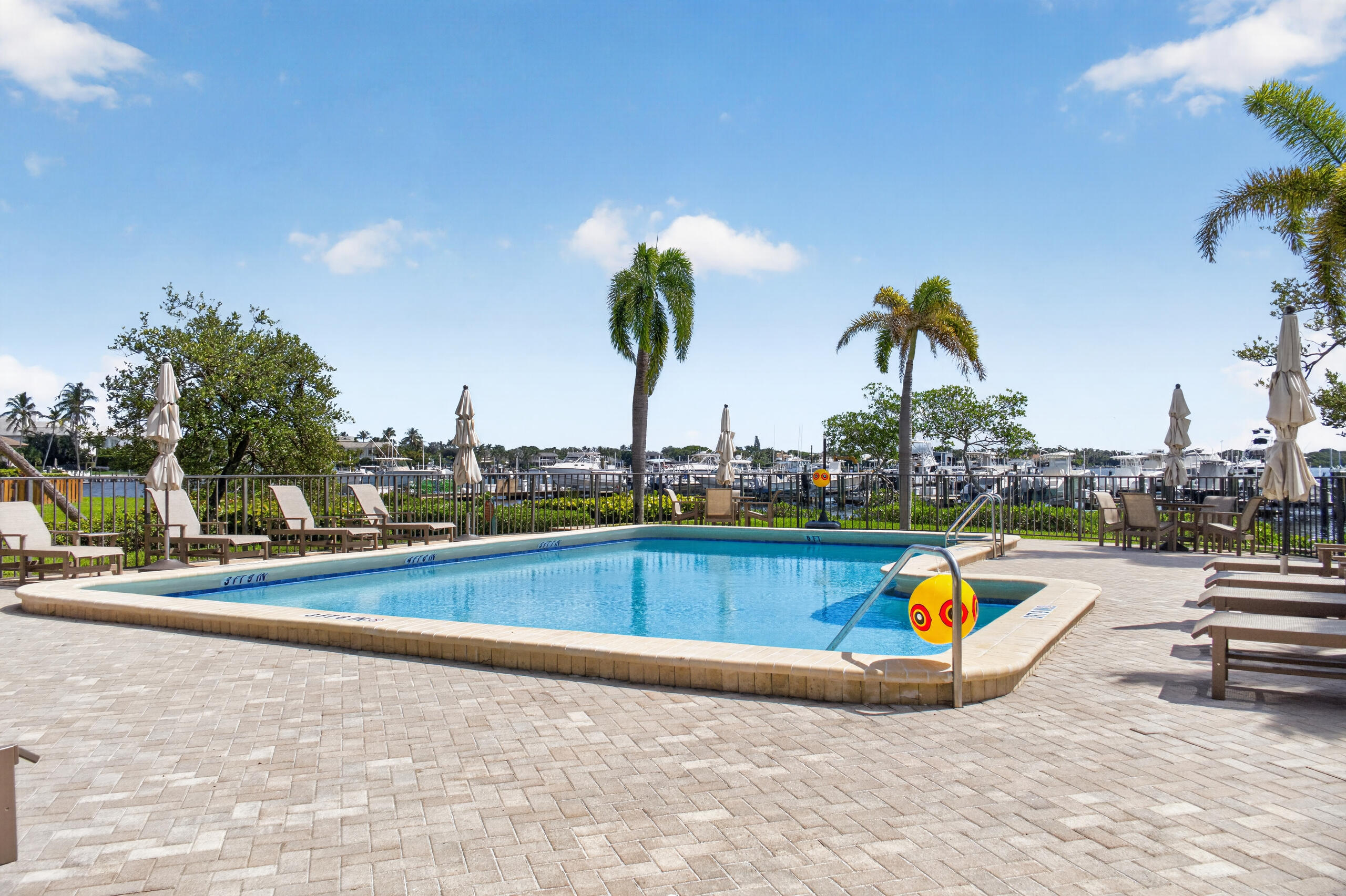 11370 Twelve Oaks #111, North Palm Beach FL 33408