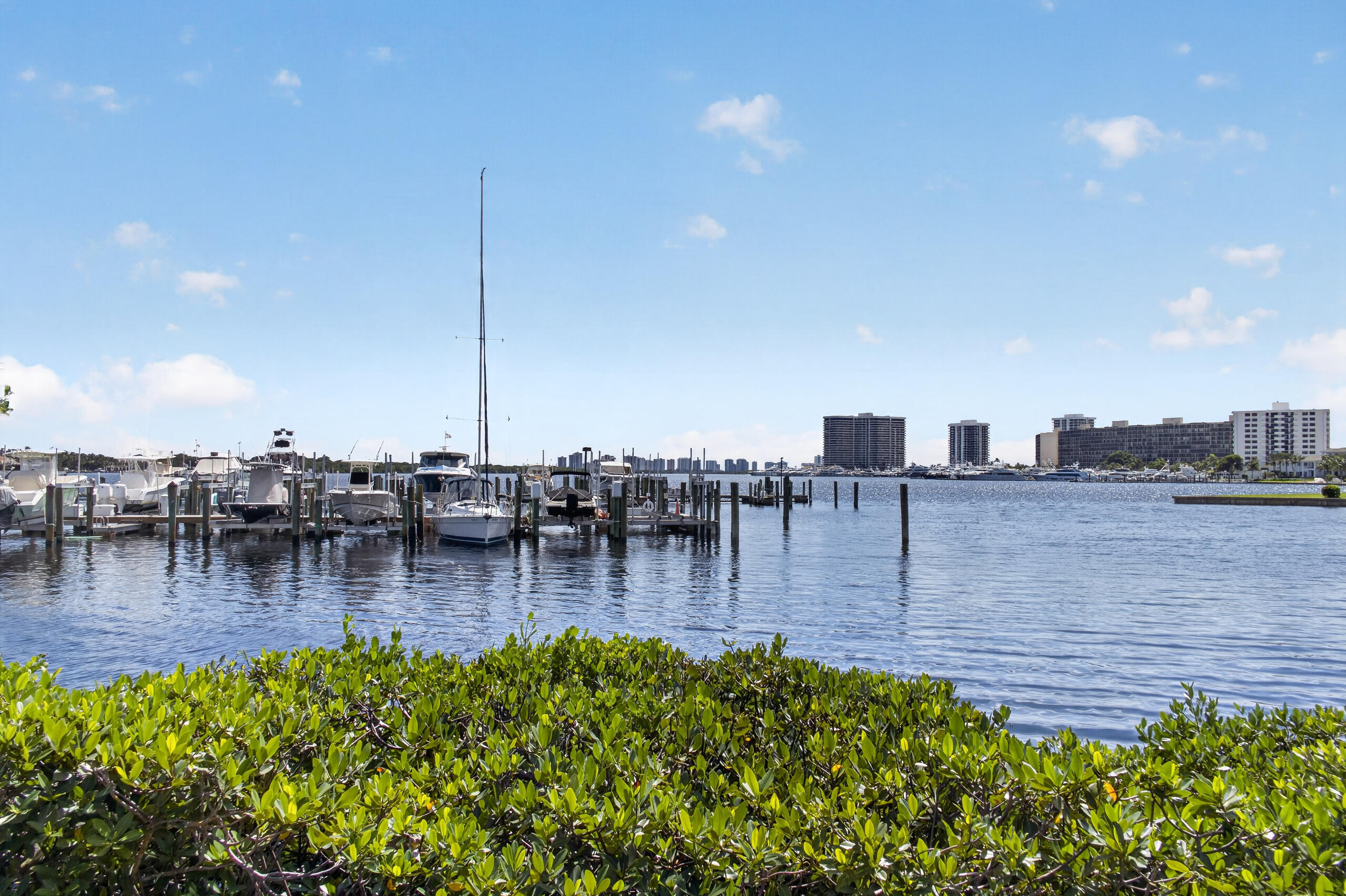 11370 Twelve Oaks #111, North Palm Beach FL 33408
