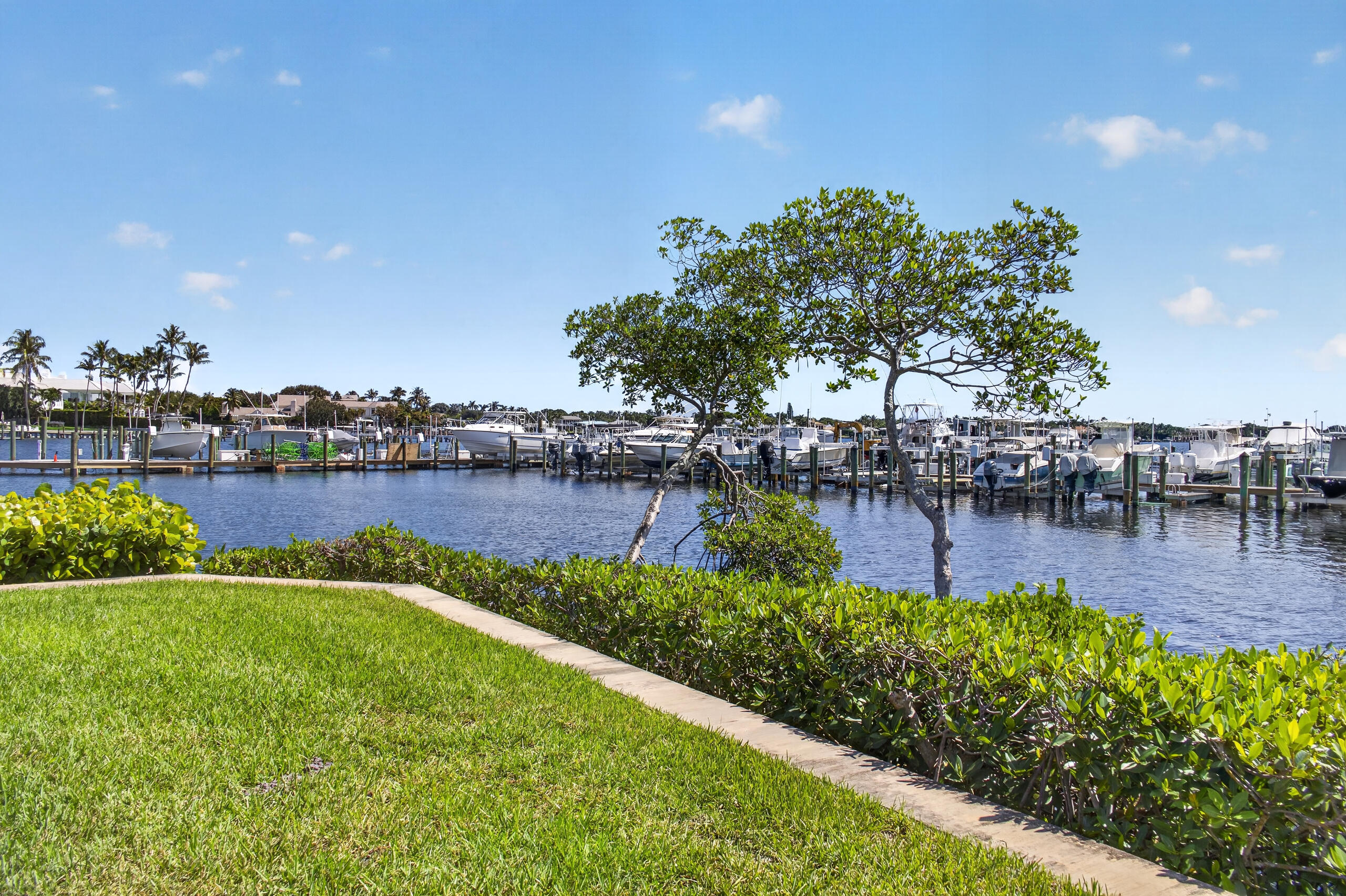 11370 Twelve Oaks #111, North Palm Beach FL 33408