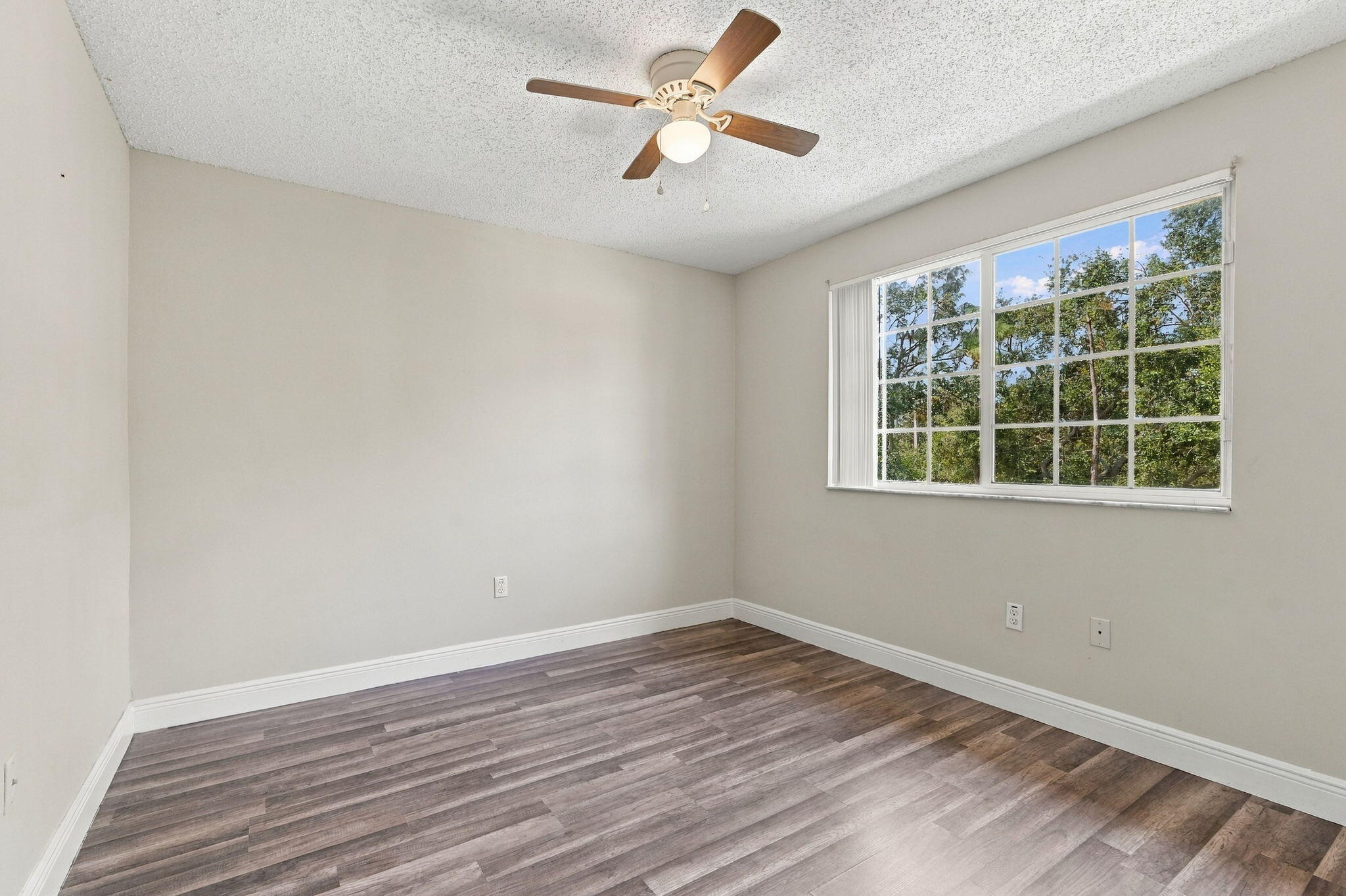 1400 CRESTWOOD #1410, Royal Palm Beach FL 33411