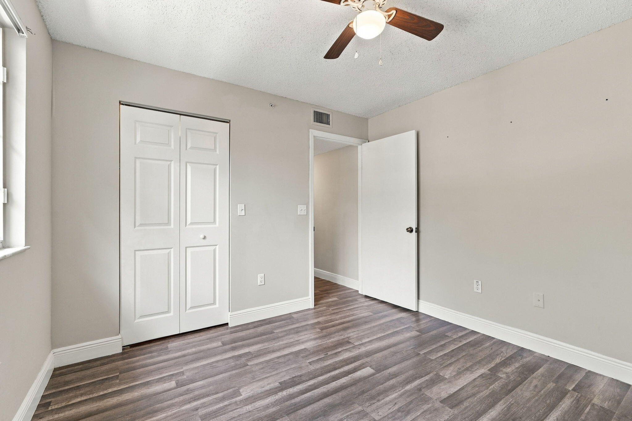 1400 CRESTWOOD #1410, Royal Palm Beach FL 33411