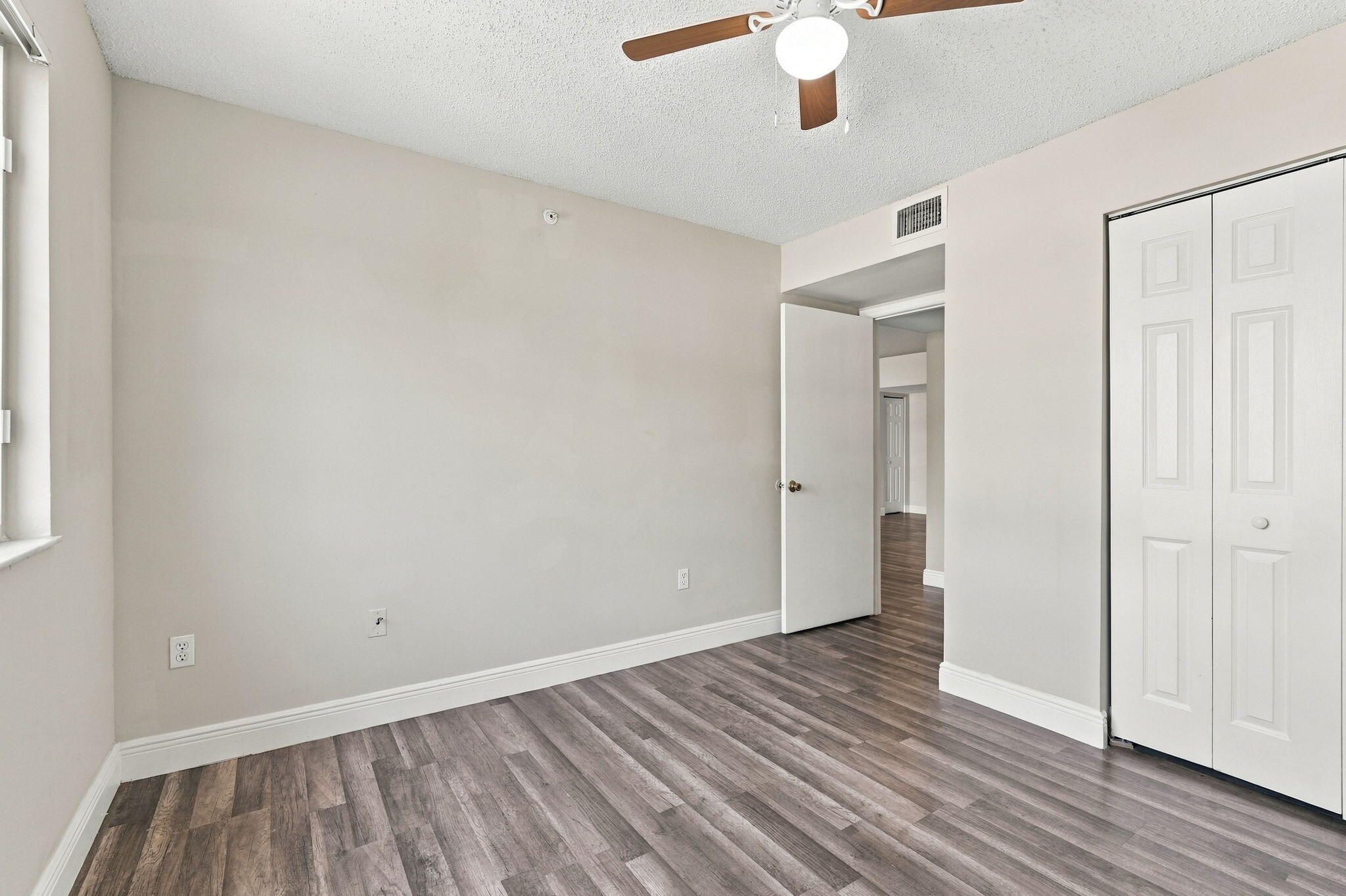 1400 CRESTWOOD #1410, Royal Palm Beach FL 33411