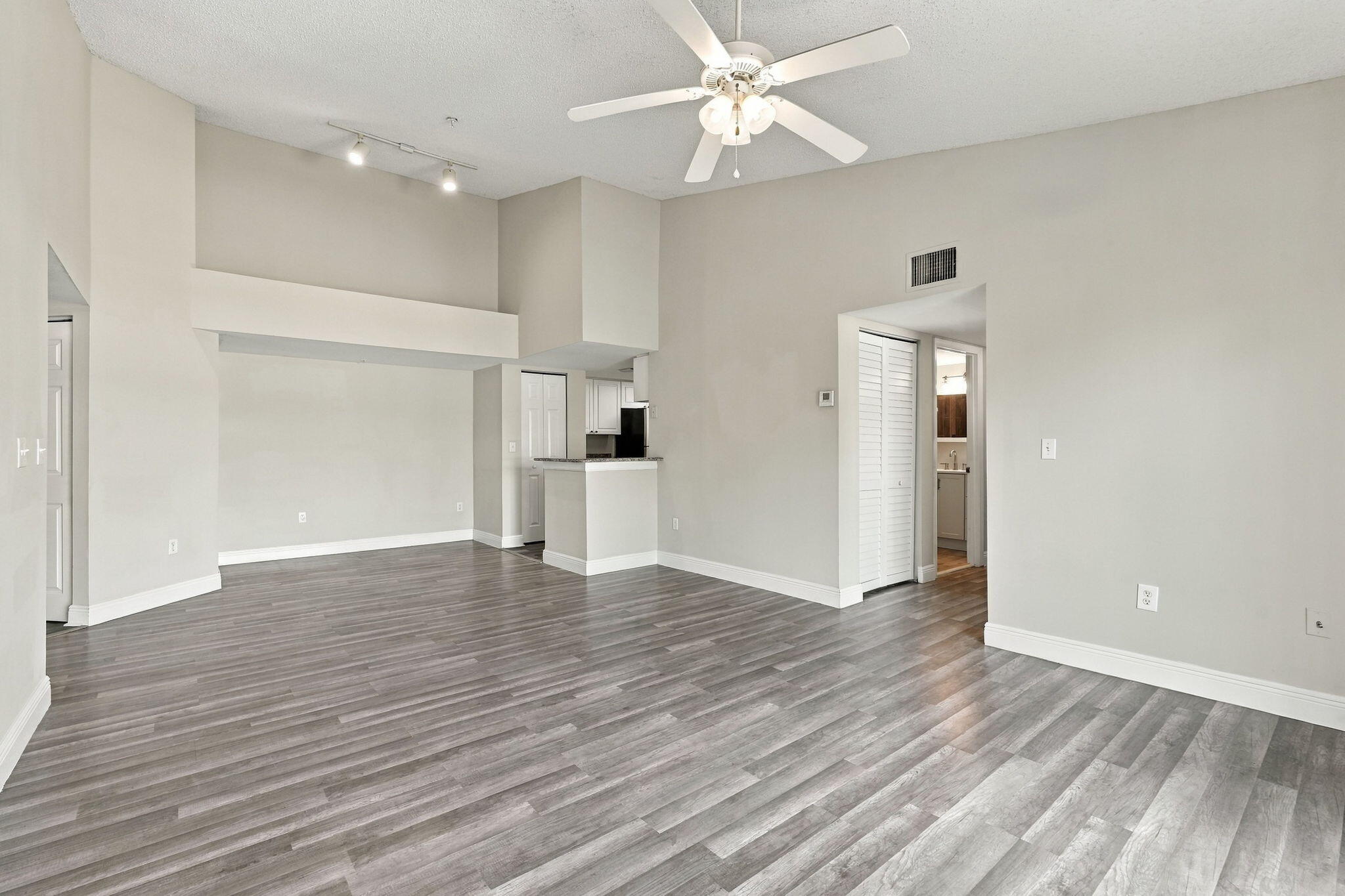1400 CRESTWOOD #1410, Royal Palm Beach FL 33411