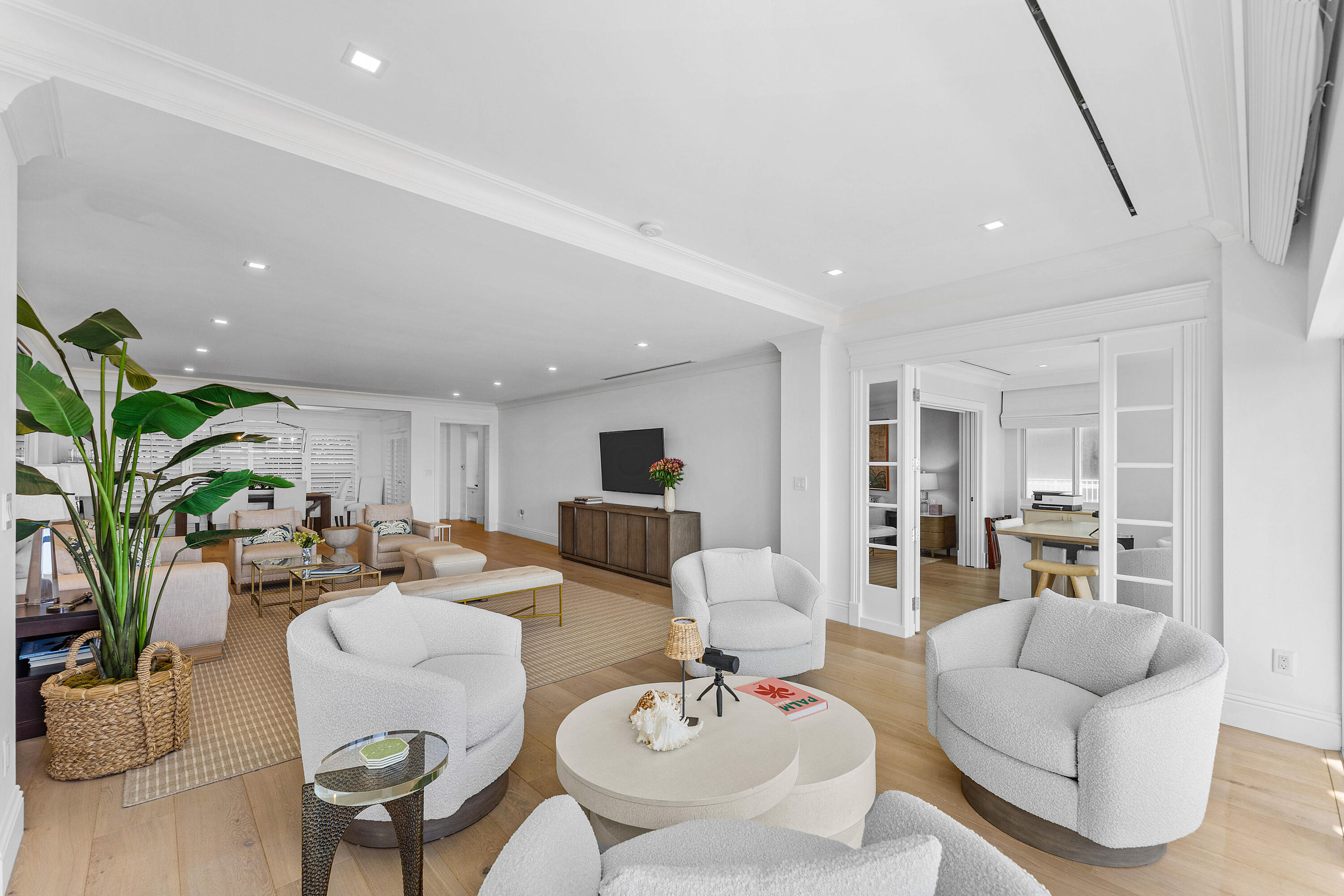 300 S Ocean #2D, Palm Beach FL 33480