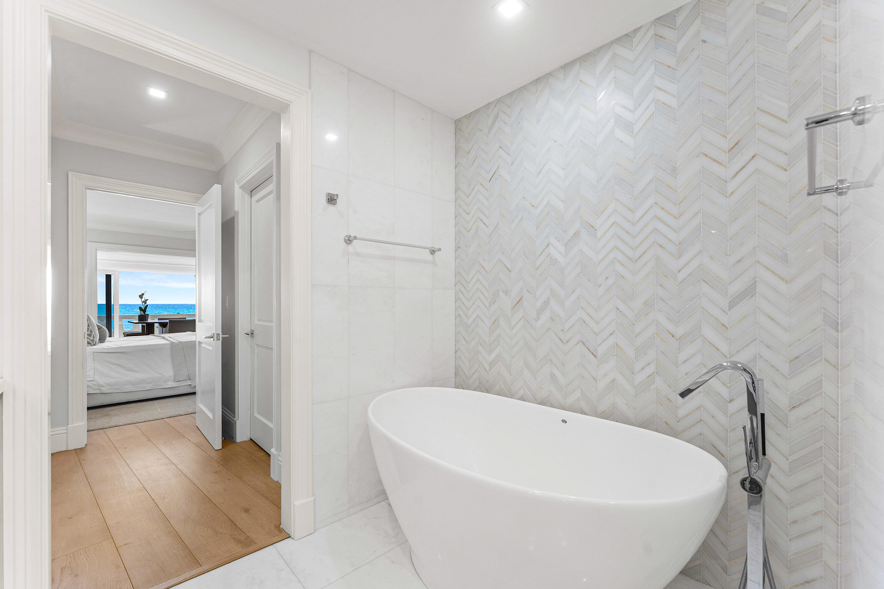 300 S Ocean #2D, Palm Beach FL 33480