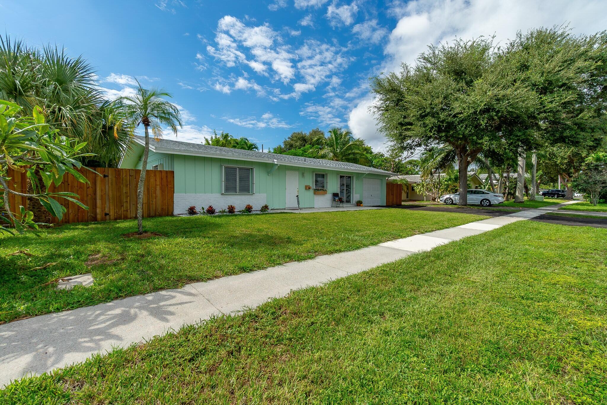 1166 SW 4th, Boca Raton FL 33486