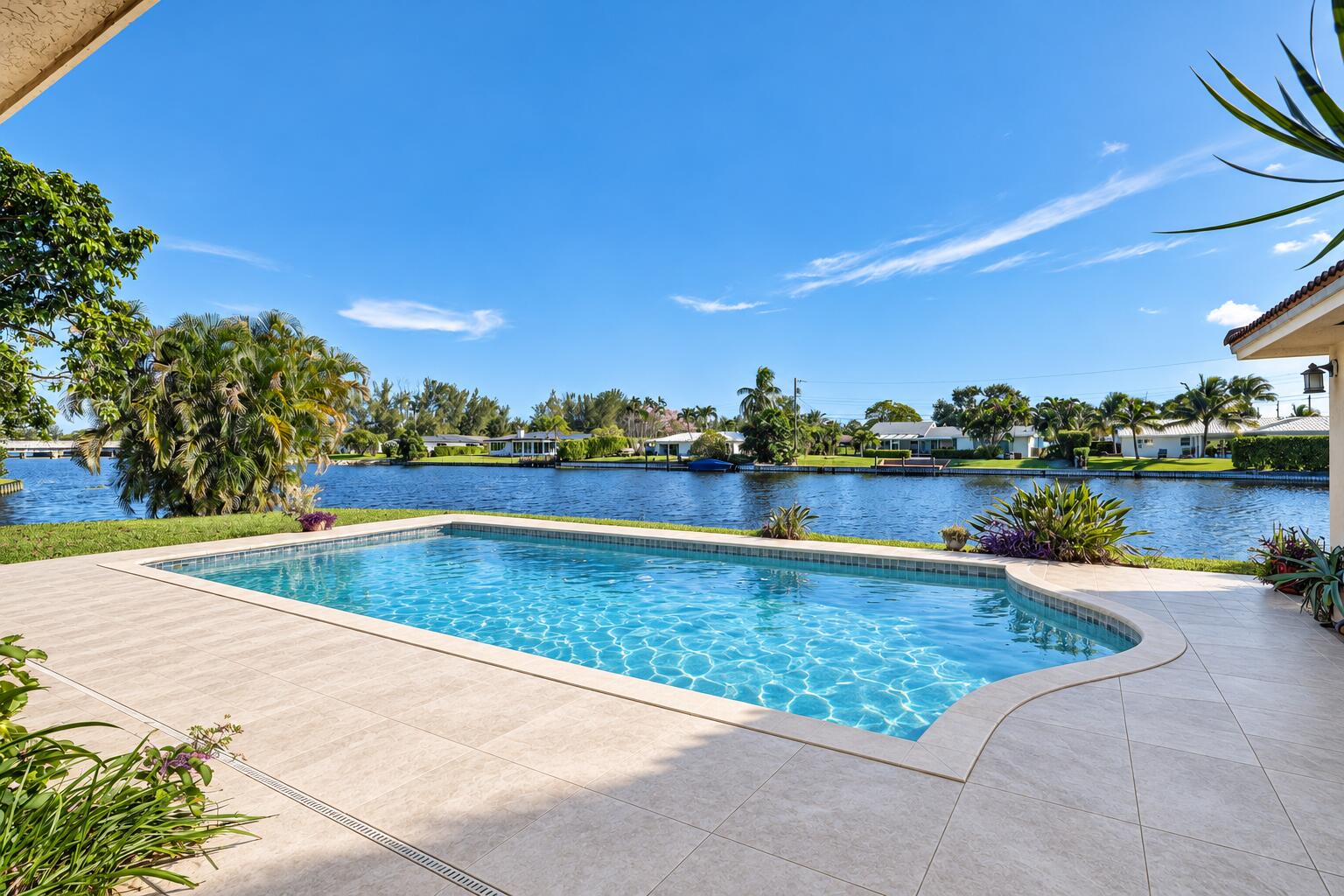 7438 Pine Tree, West Palm Beach FL 33406