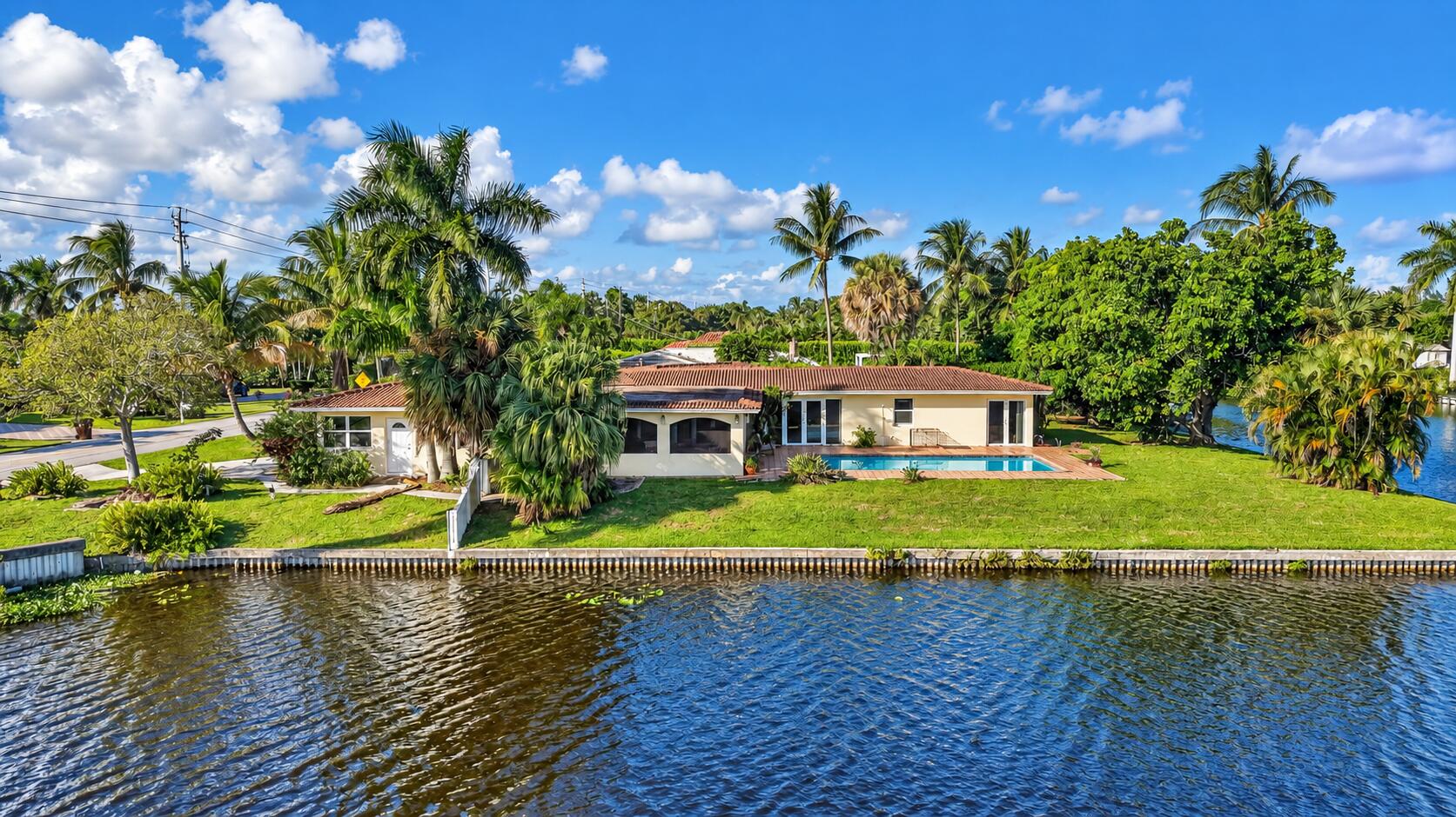 7438 Pine Tree, West Palm Beach FL 33406