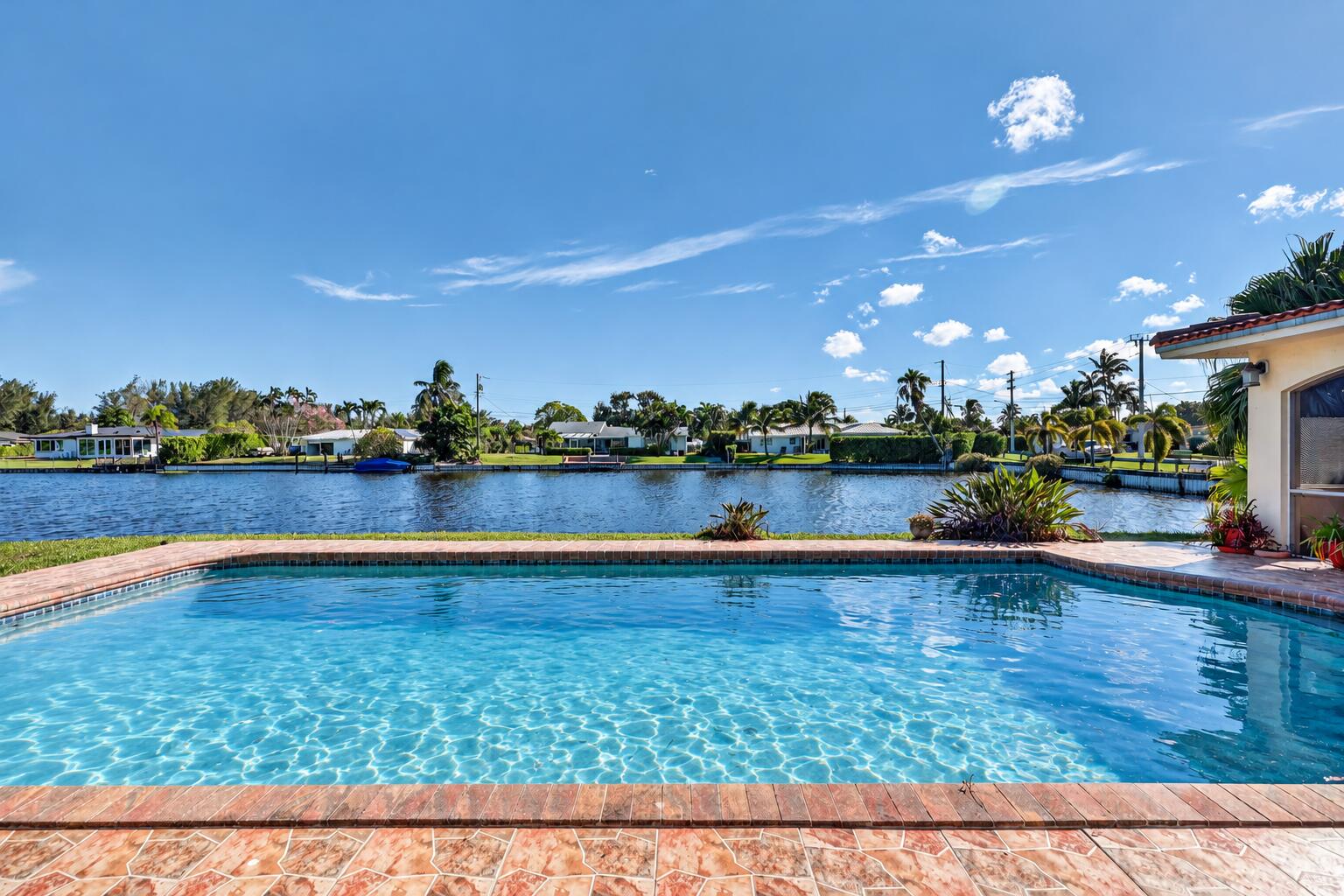 7438 Pine Tree, West Palm Beach FL 33406