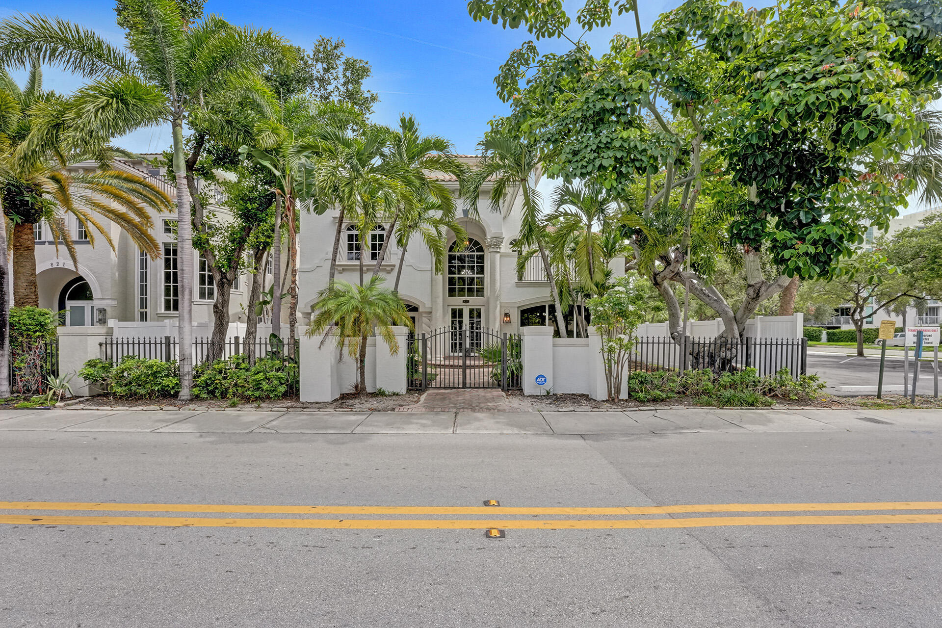 827 SE 2ND, Fort Lauderdale FL 33301
