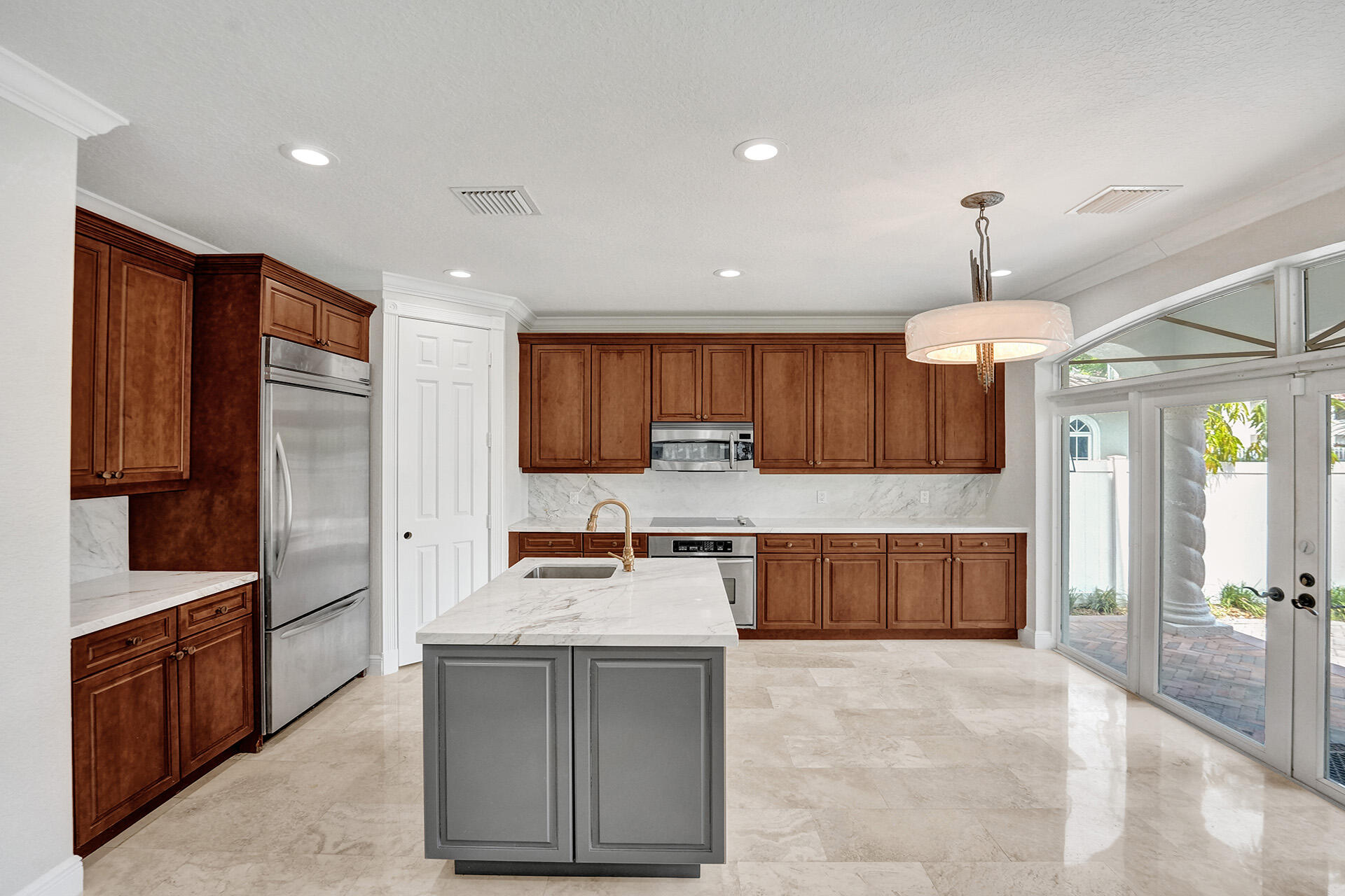 827 SE 2ND, Fort Lauderdale FL 33301