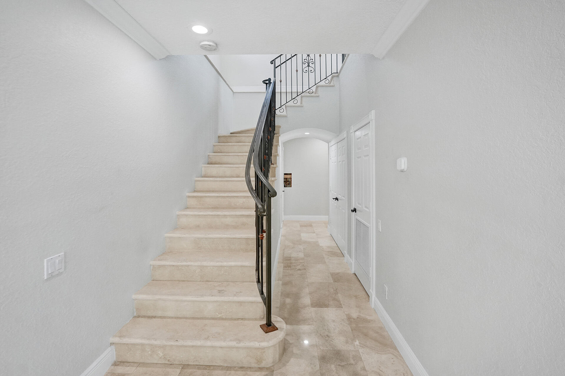 827 SE 2ND, Fort Lauderdale FL 33301