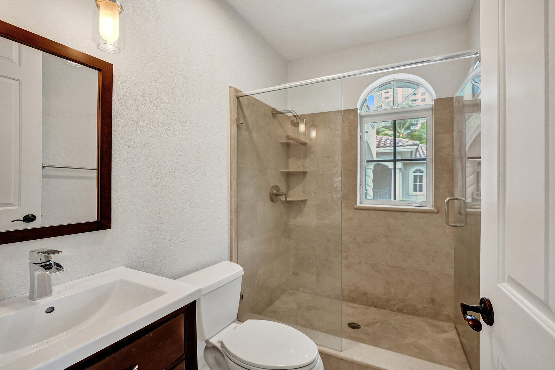 827 SE 2ND, Fort Lauderdale FL 33301