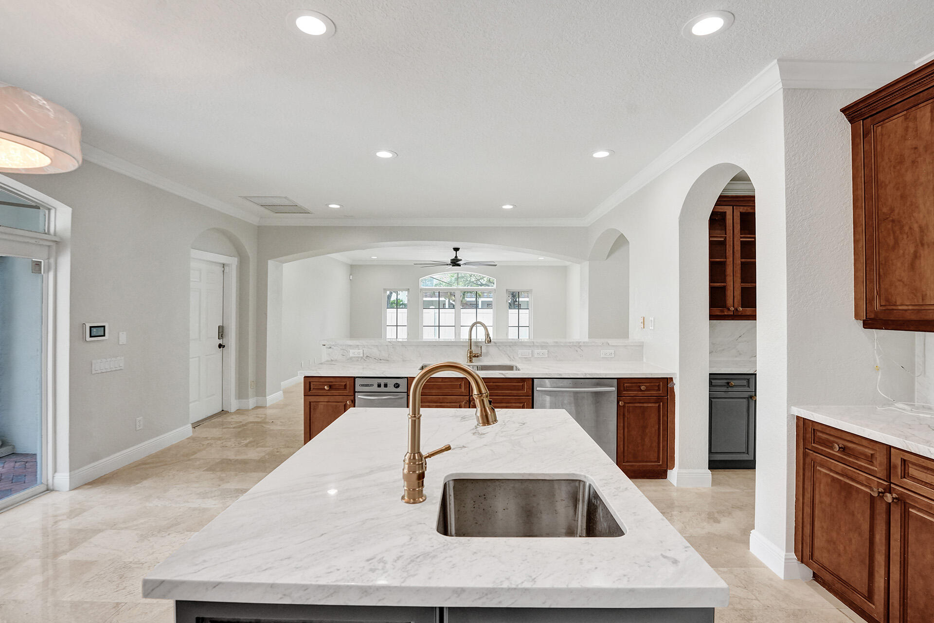 827 SE 2ND, Fort Lauderdale FL 33301
