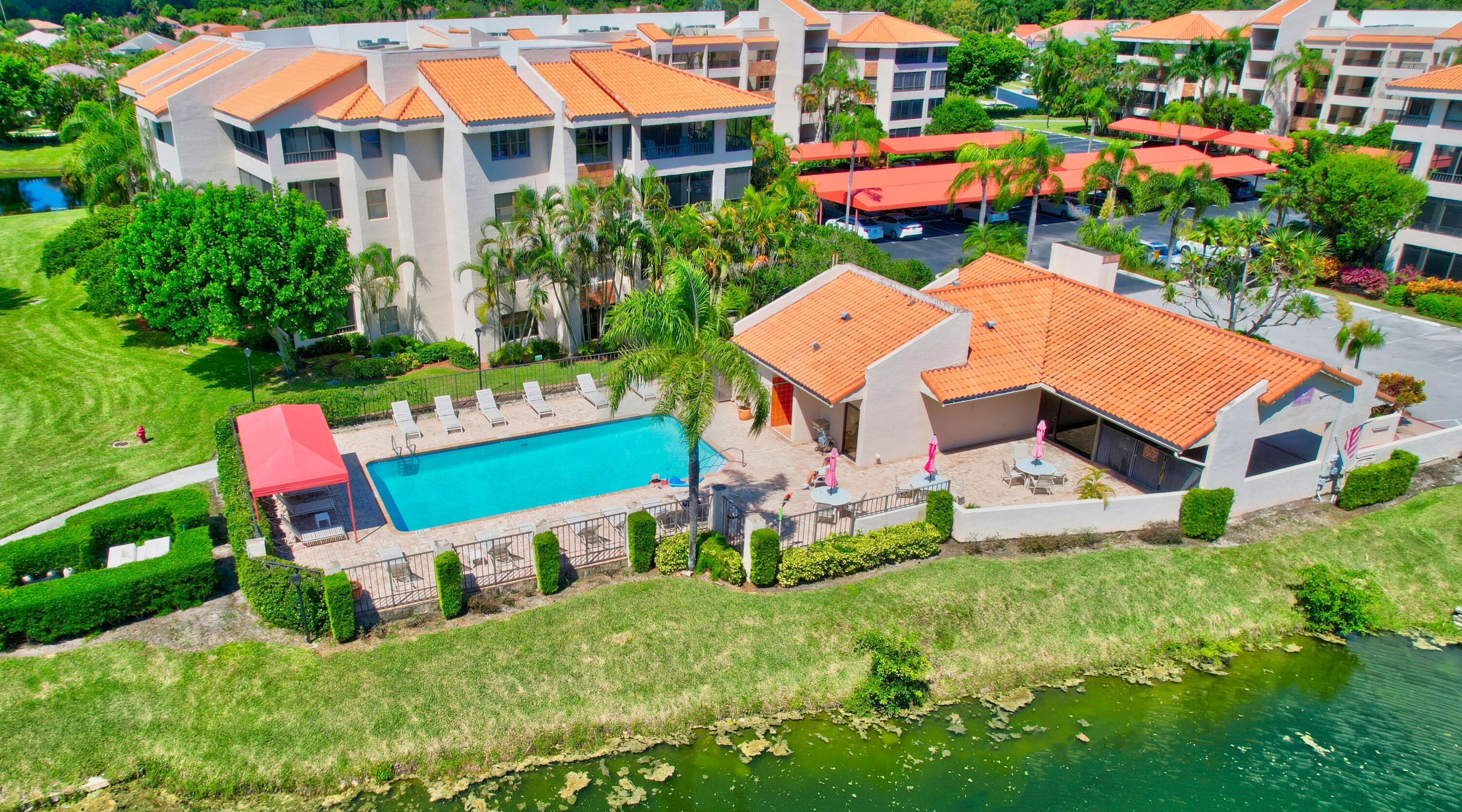 7472 La Paz #302, Boca Raton FL 33433