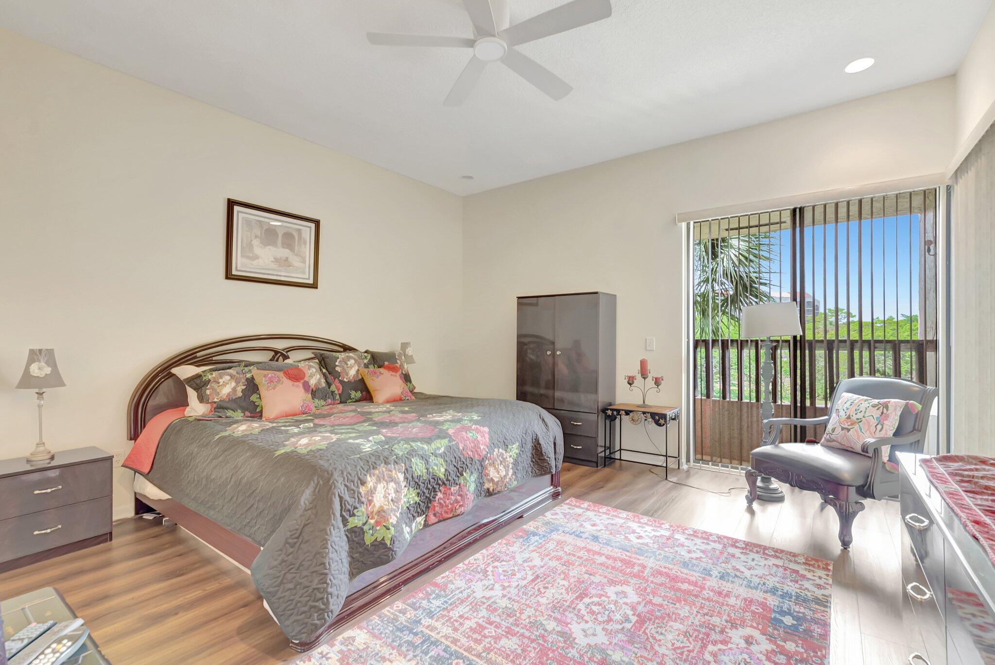 7472 La Paz #302, Boca Raton FL 33433