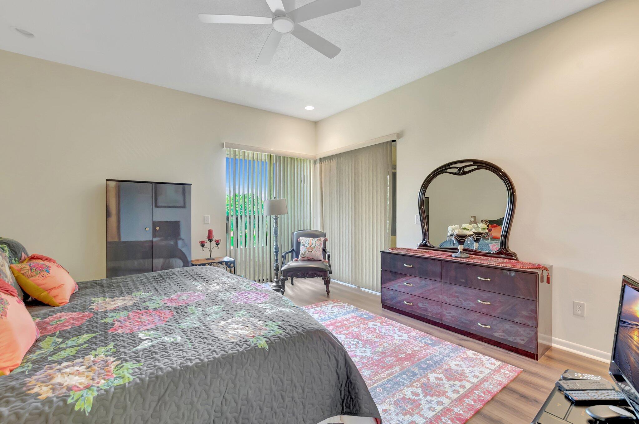 7472 La Paz #302, Boca Raton FL 33433
