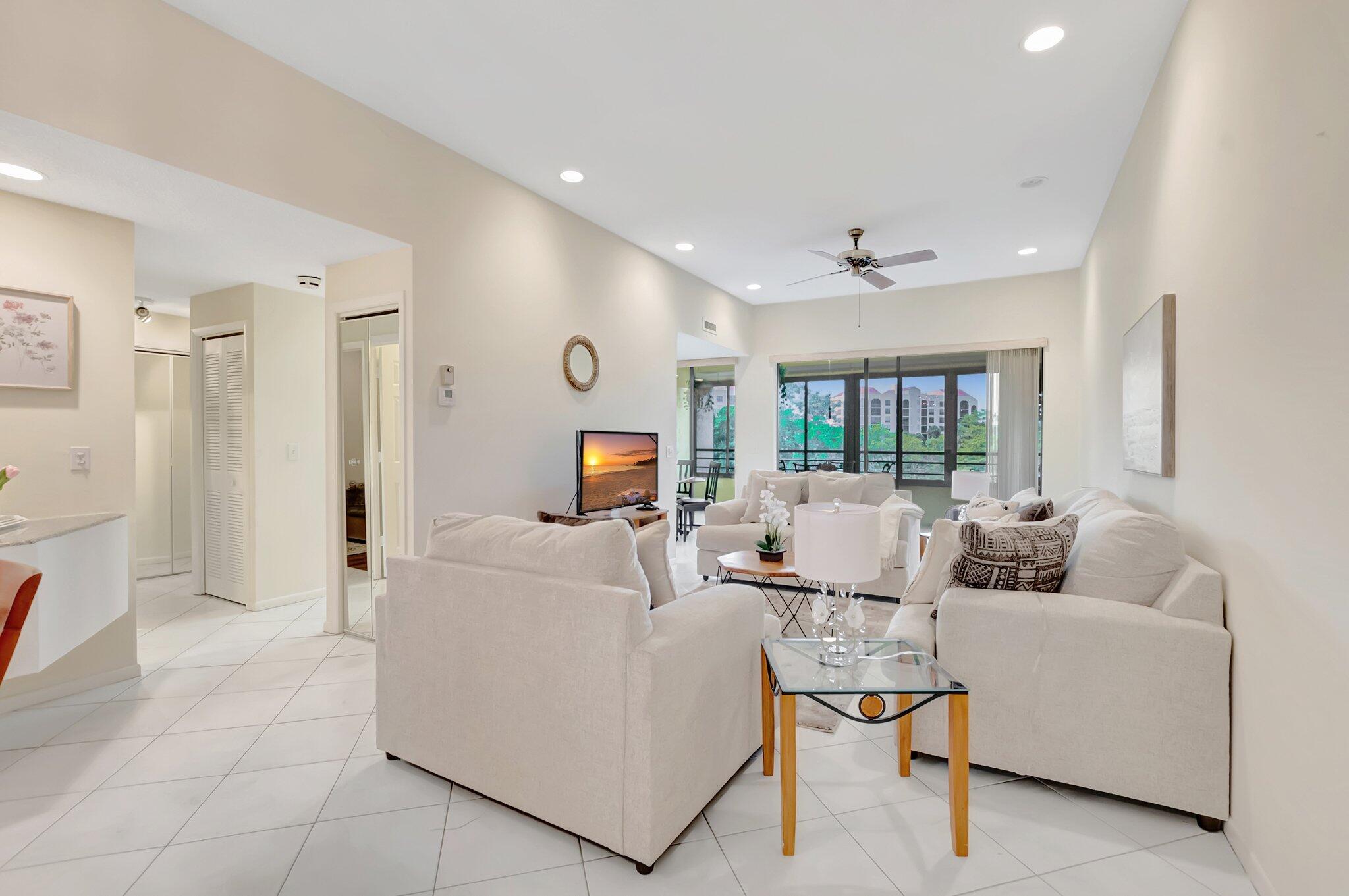 7472 La Paz #302, Boca Raton FL 33433