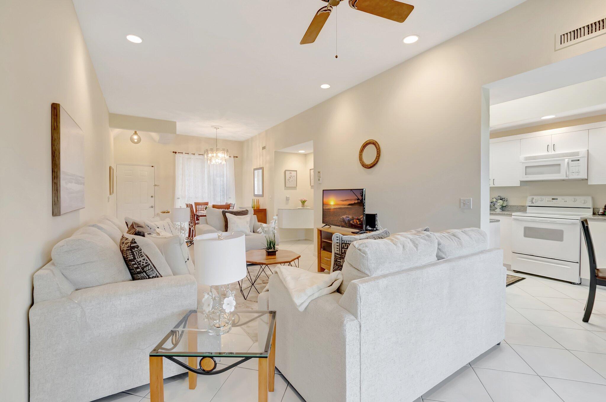 7472 La Paz #302, Boca Raton FL 33433