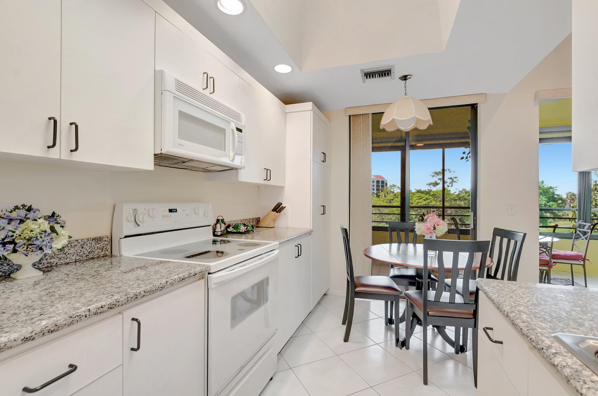 7472 La Paz #302, Boca Raton FL 33433