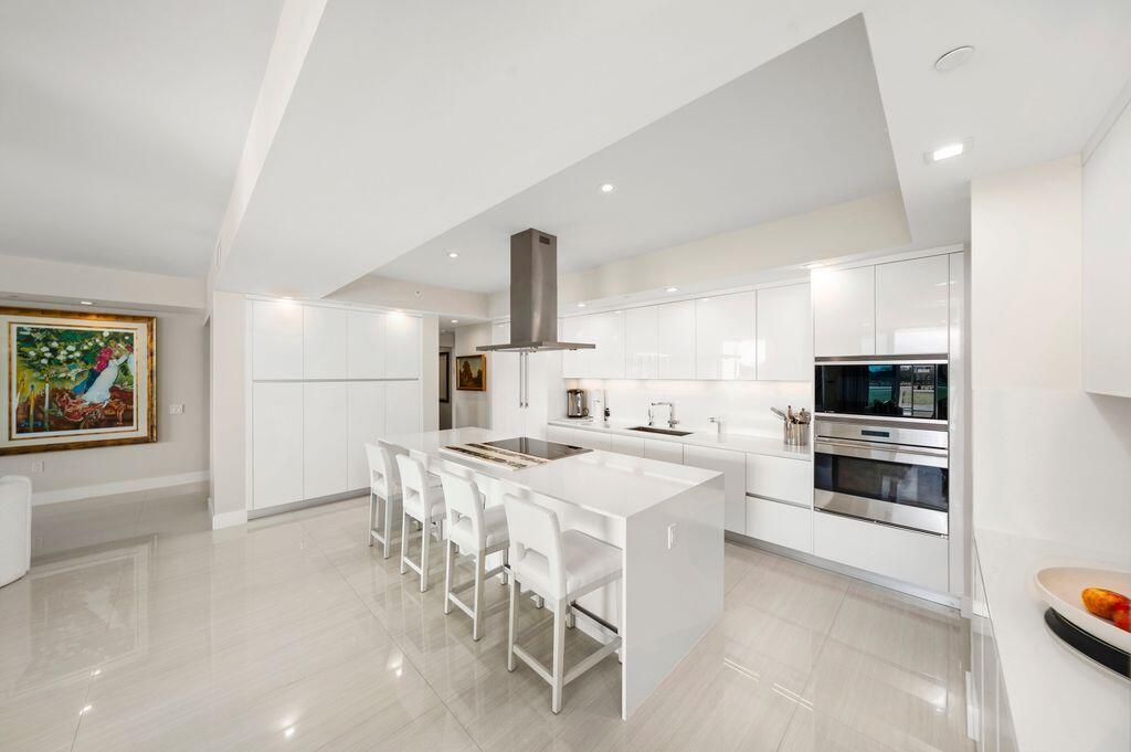 20155 Boca W #A204, Boca Raton FL 33434