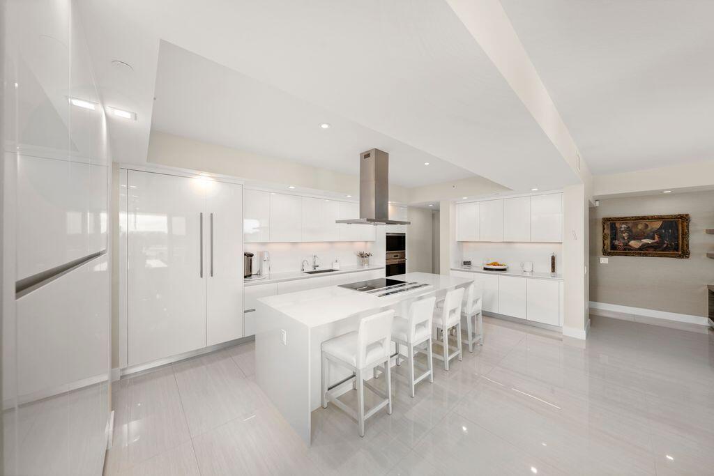 20155 Boca W #A204, Boca Raton FL 33434