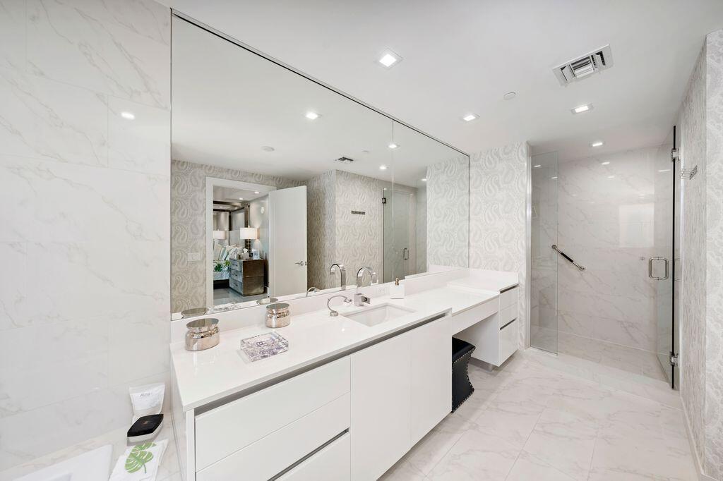 20155 Boca W #A204, Boca Raton FL 33434