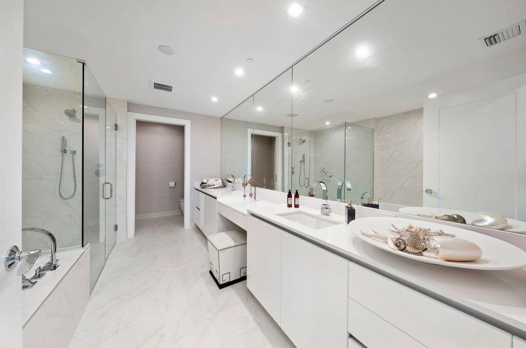 20155 Boca W #A204, Boca Raton FL 33434