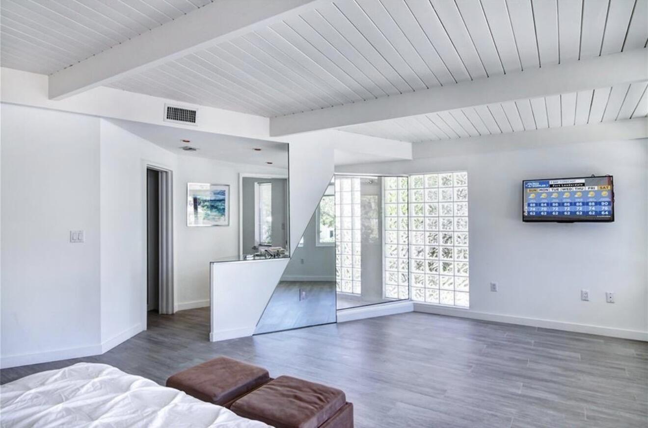 28 PELICAN, Fort Lauderdale FL 33301