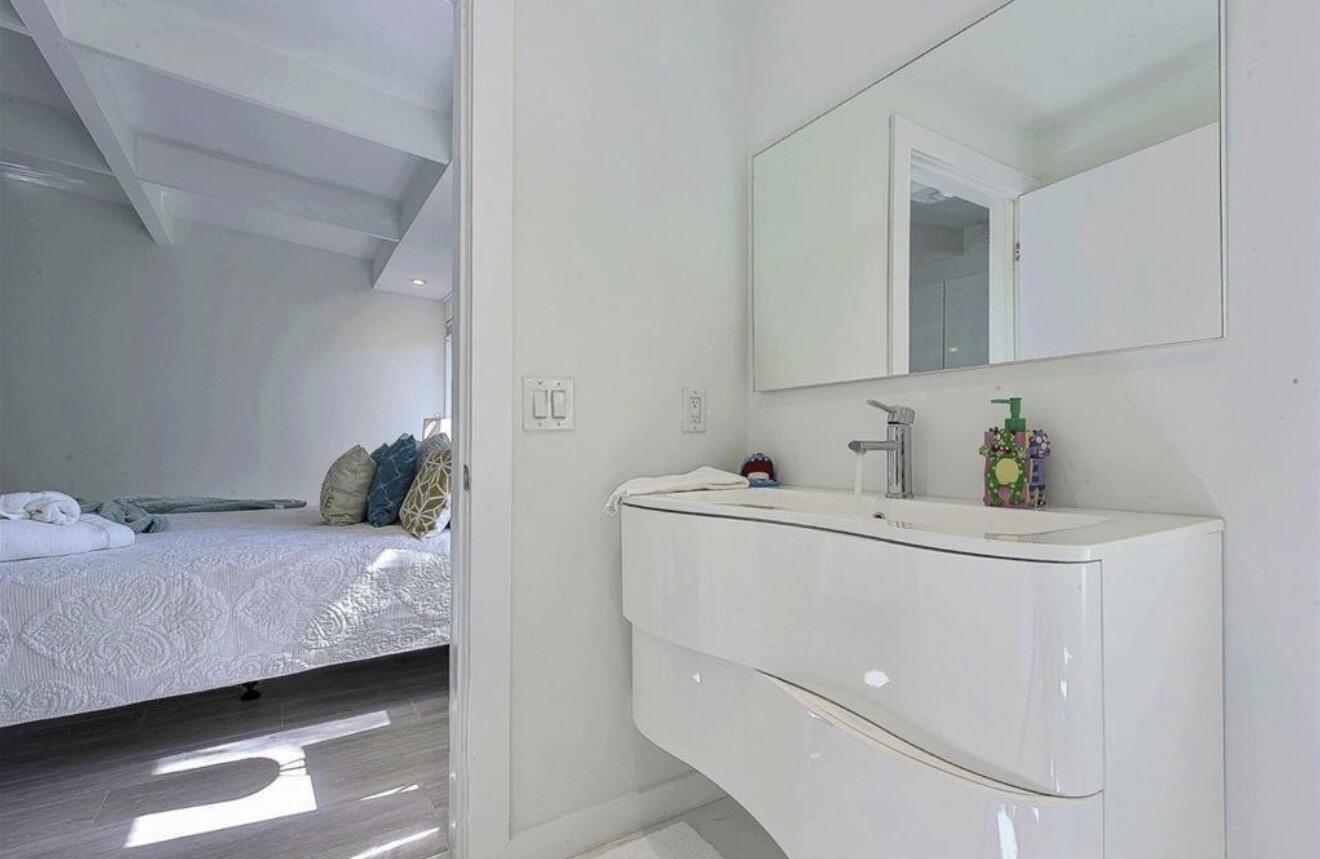 28 PELICAN, Fort Lauderdale FL 33301