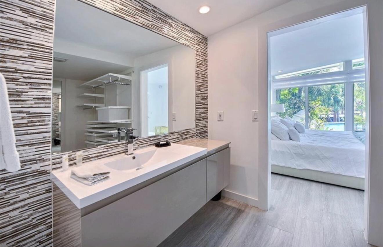 28 PELICAN, Fort Lauderdale FL 33301