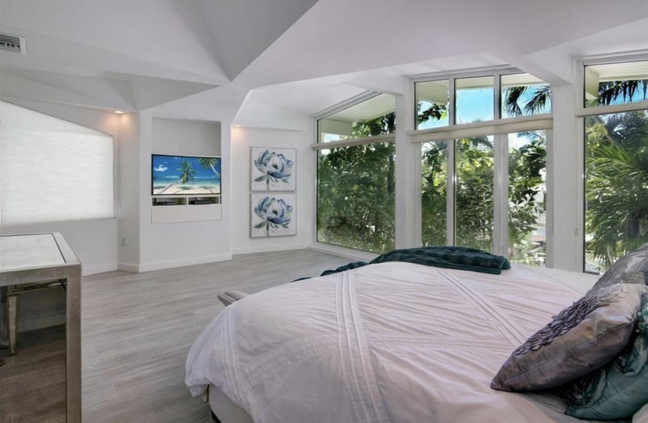 28 PELICAN, Fort Lauderdale FL 33301