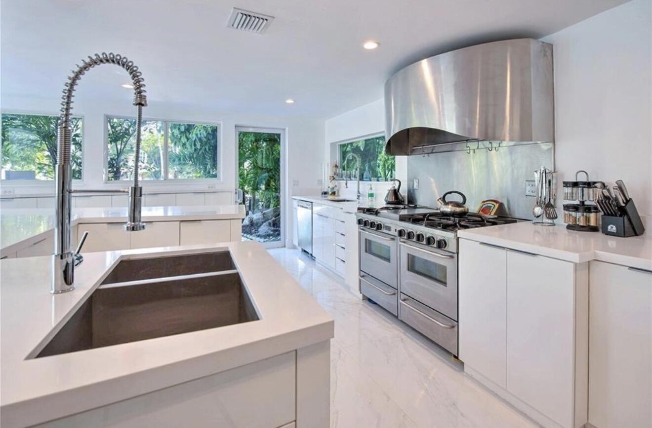 28 PELICAN, Fort Lauderdale FL 33301