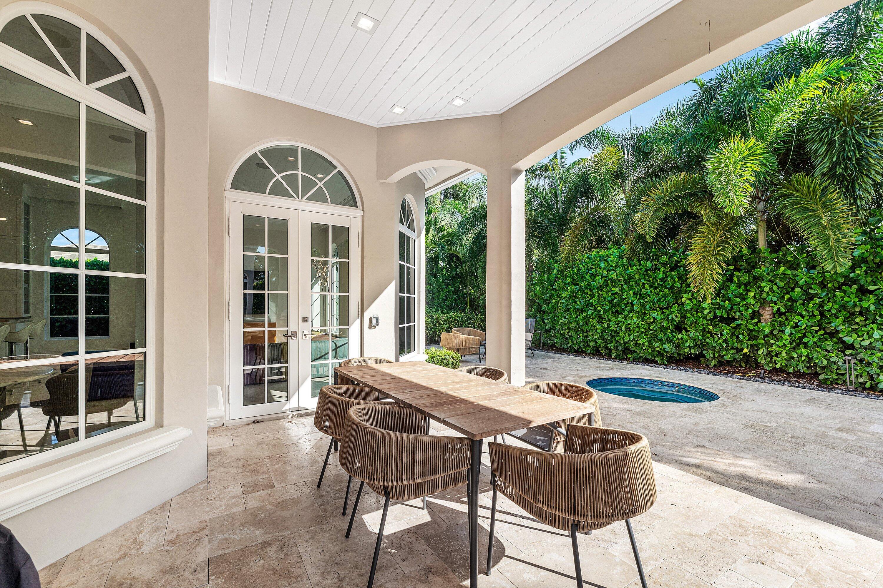 282 PRINCESS PALM, Boca Raton FL 33432