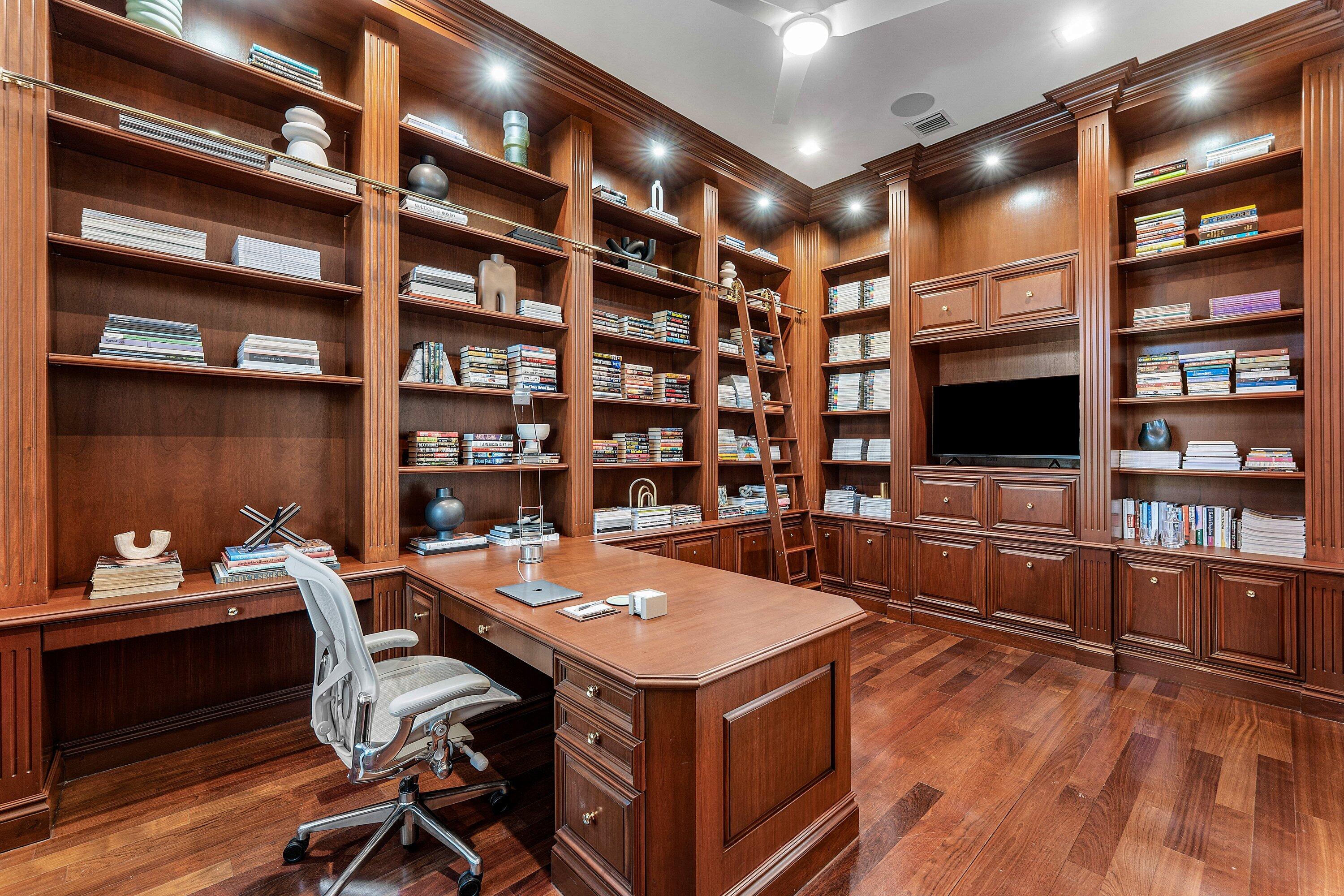 282 PRINCESS PALM, Boca Raton FL 33432