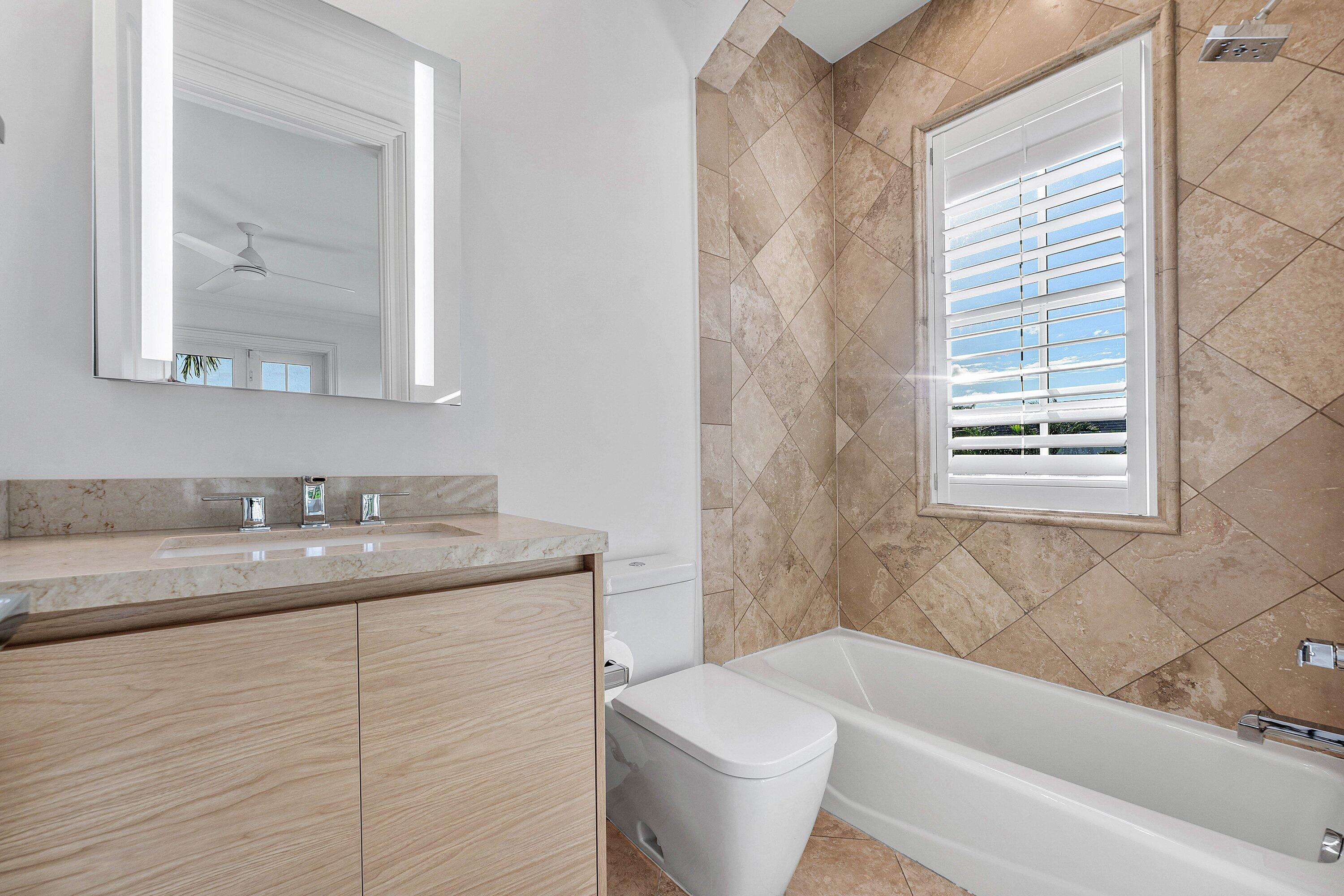 282 PRINCESS PALM, Boca Raton FL 33432