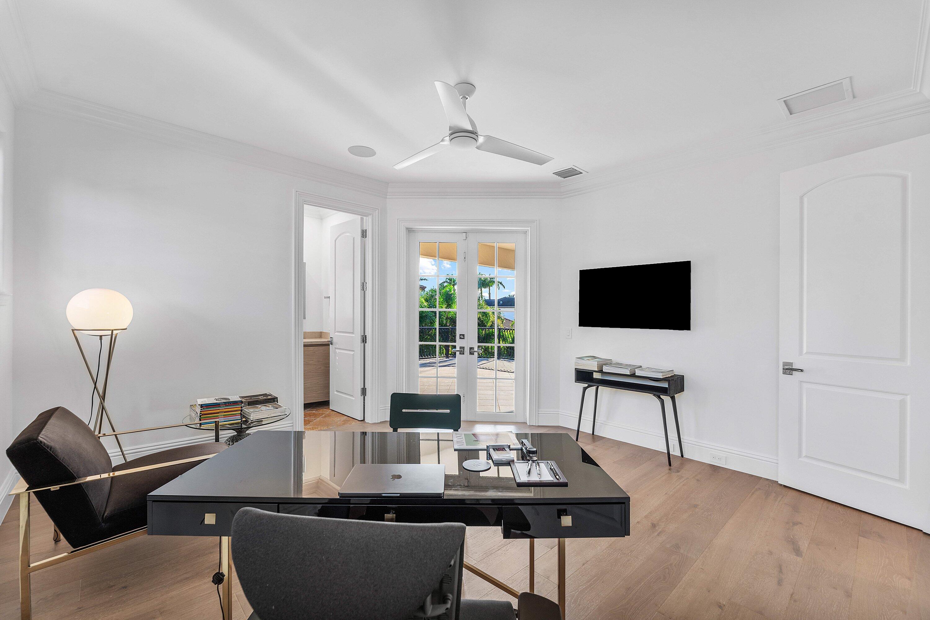 282 PRINCESS PALM, Boca Raton FL 33432